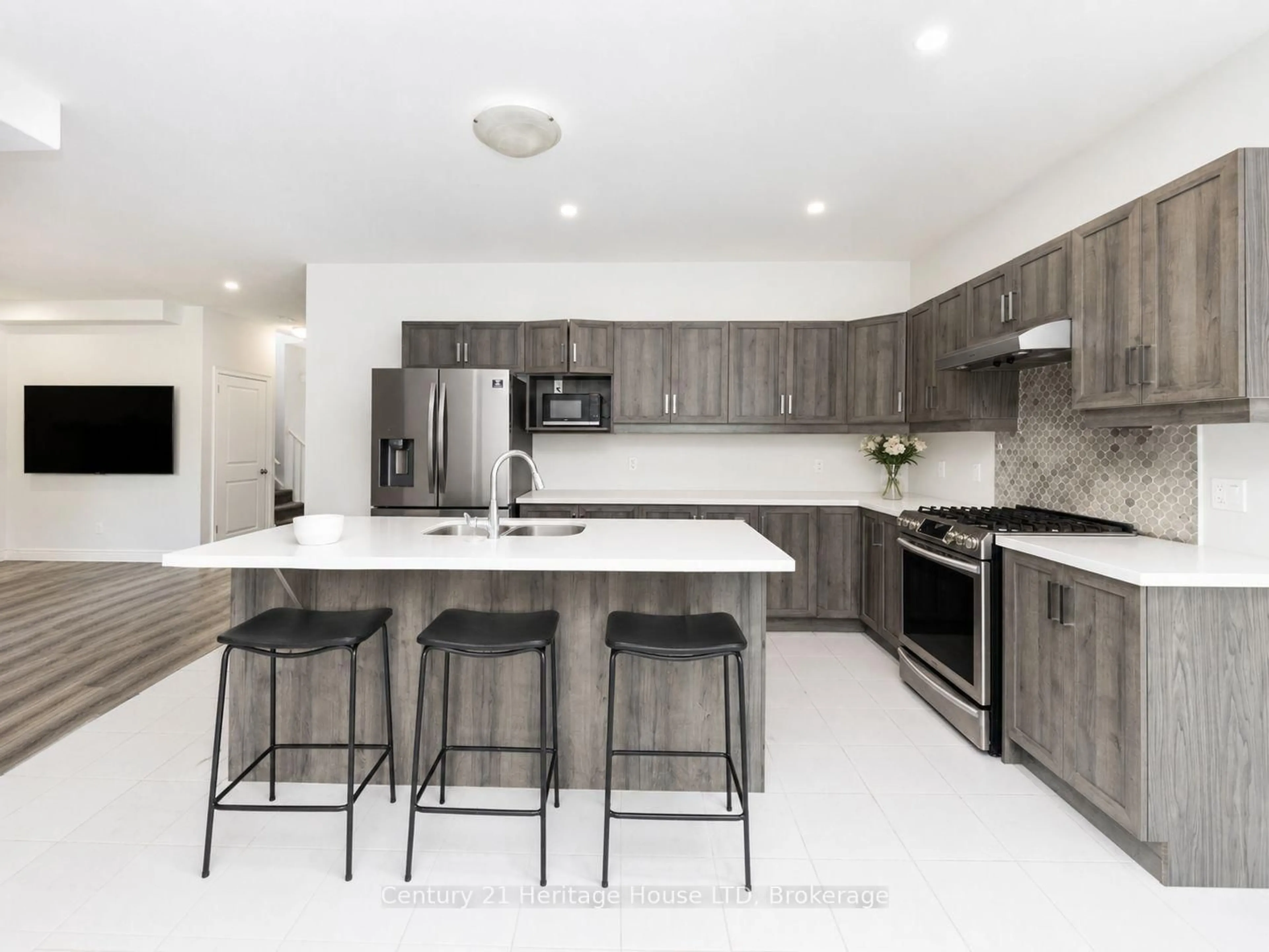 Contemporary kitchen, ceramic/tile floor for 892 BURWELL St, Fort Erie Ontario L2A 1N1