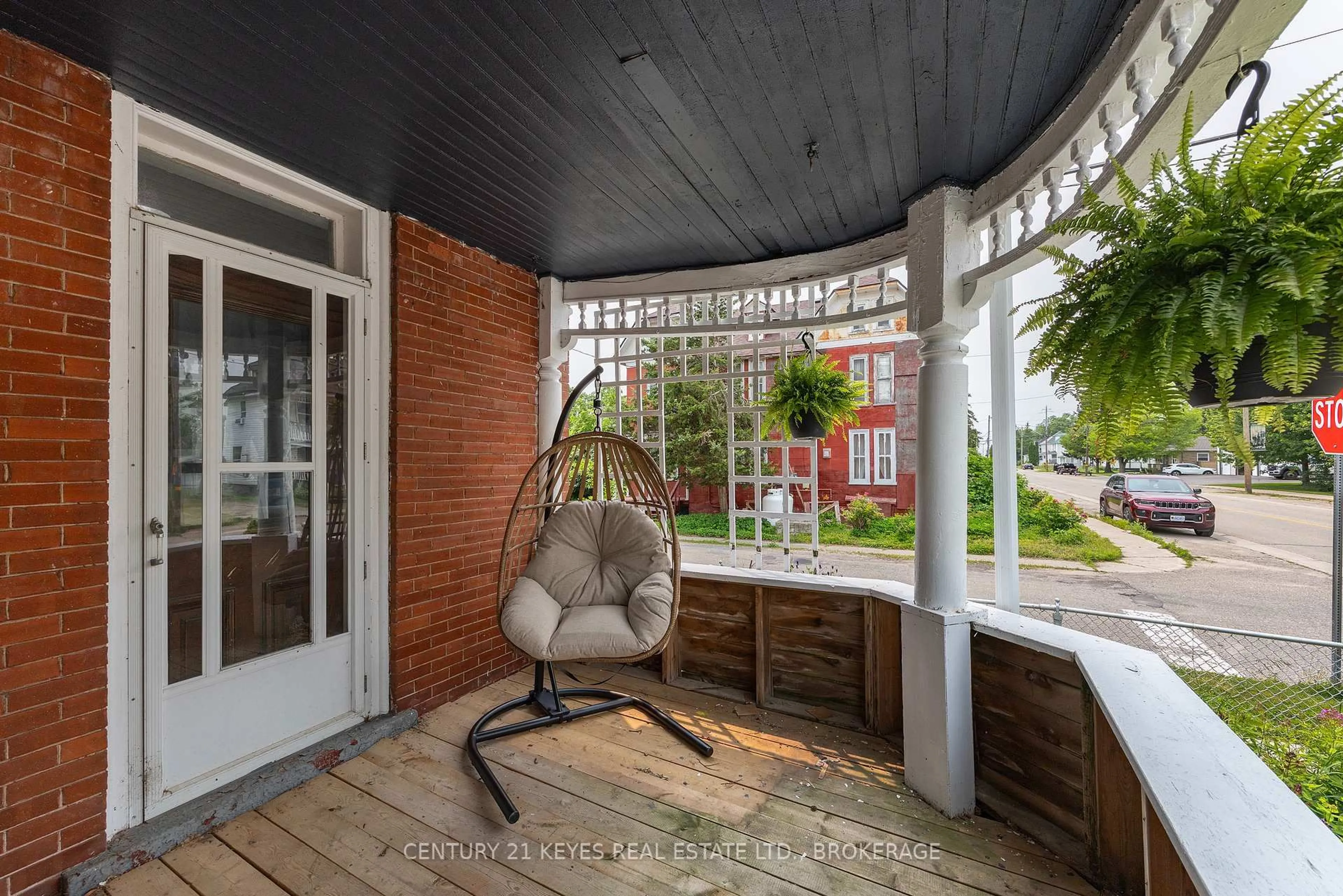 Patio, street for 24 King St West St, Lansdowne Village Ontario K0E 1L0