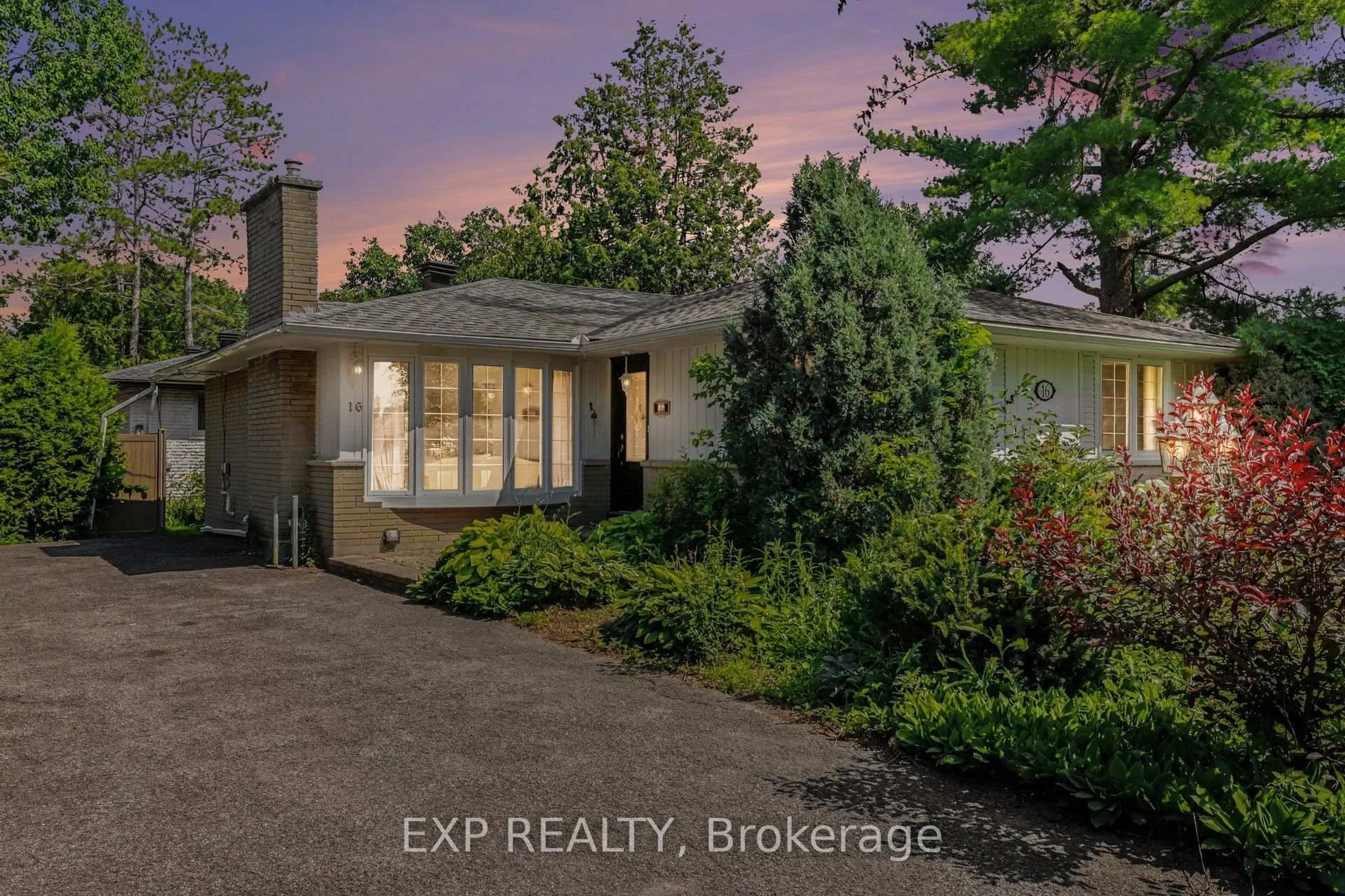 A pic from outside/outdoor area/front of a property/back of a property/a pic from drone, street for 16 Elmsley Cres, Ottawa Ontario K2H 6V2