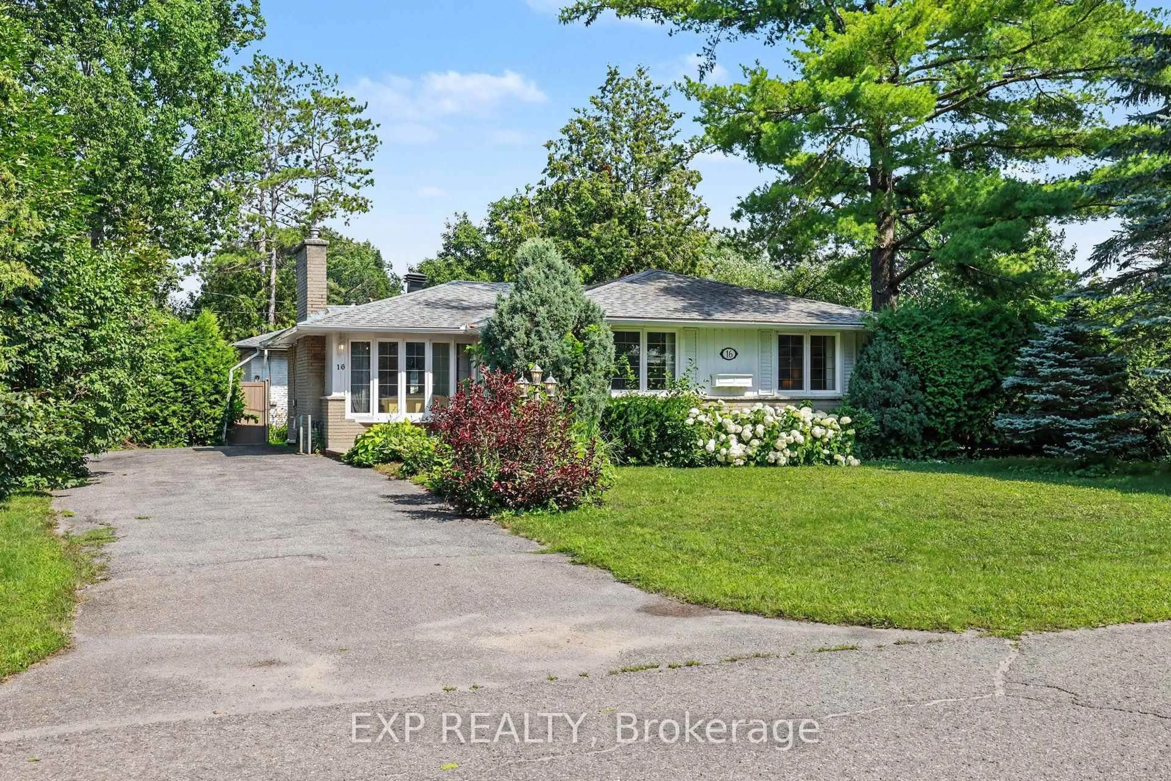 Unknown for 16 Elmsley Cres, Ottawa Ontario K2H 6V2