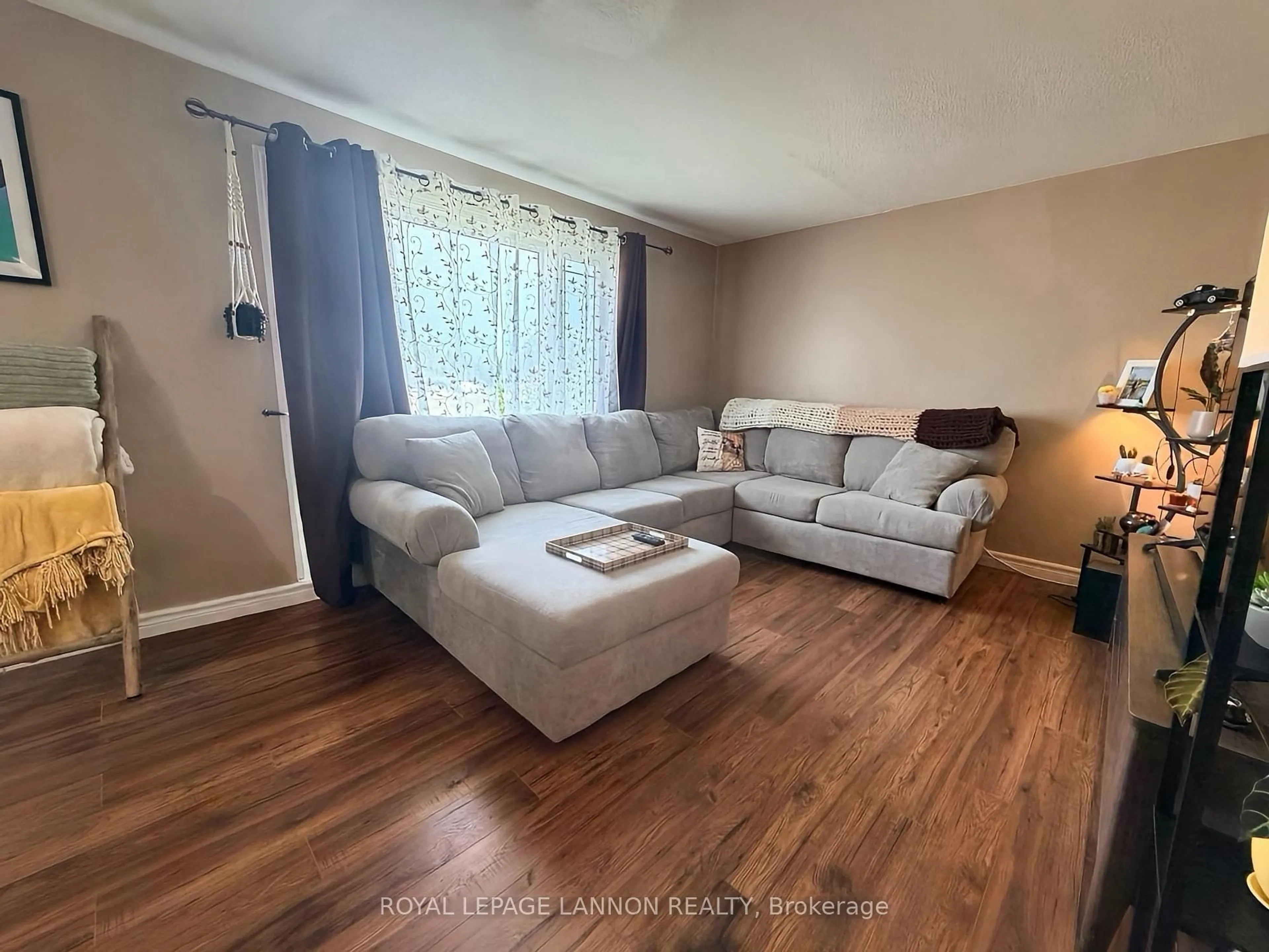 Living room with furniture, unknown for 312 Ball Park Cres, Greenstone Ontario P0T 1M0
