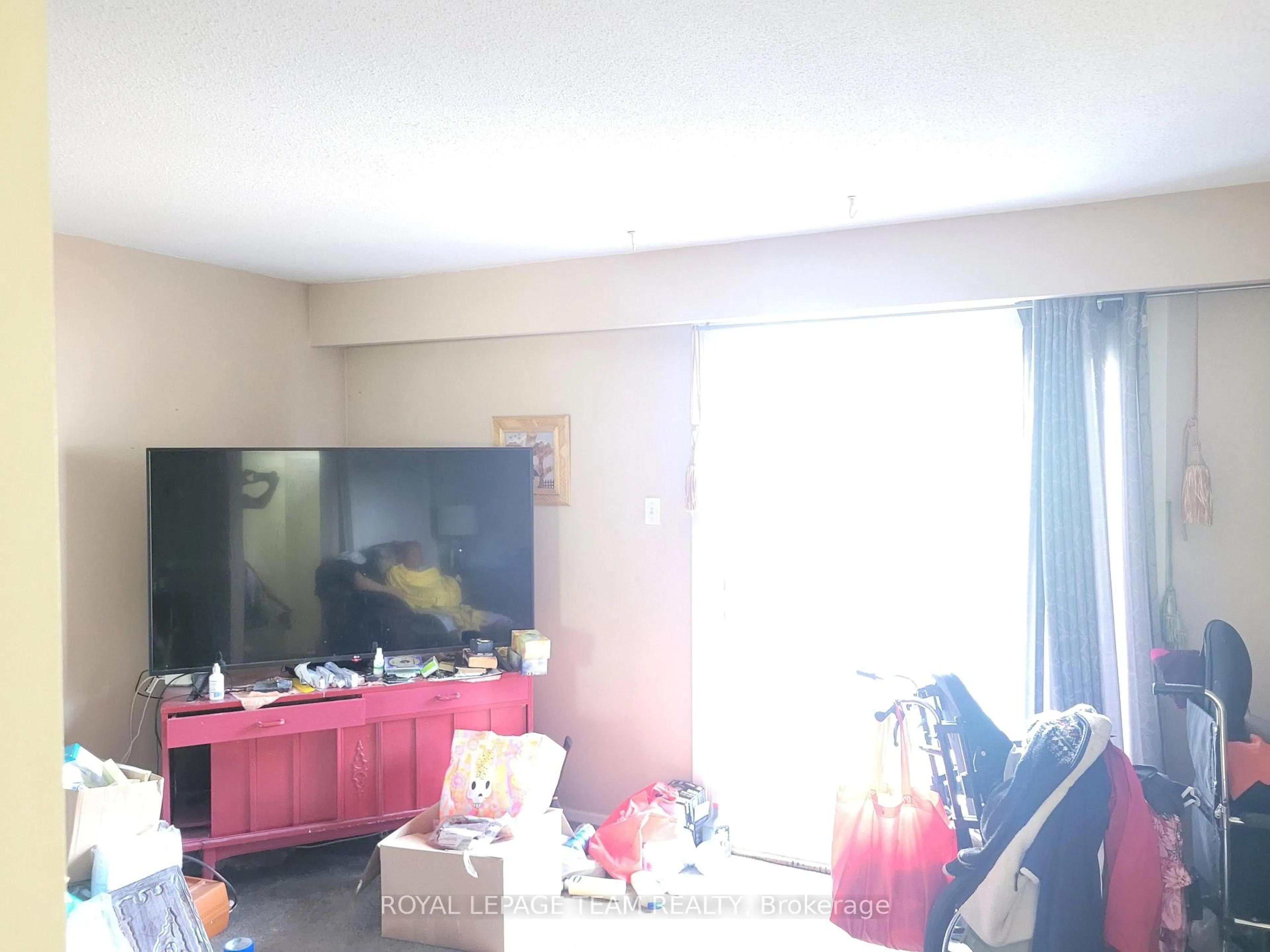 A pic of a room for 438F Moodie Dr, Ottawa Ontario K2H 8A6