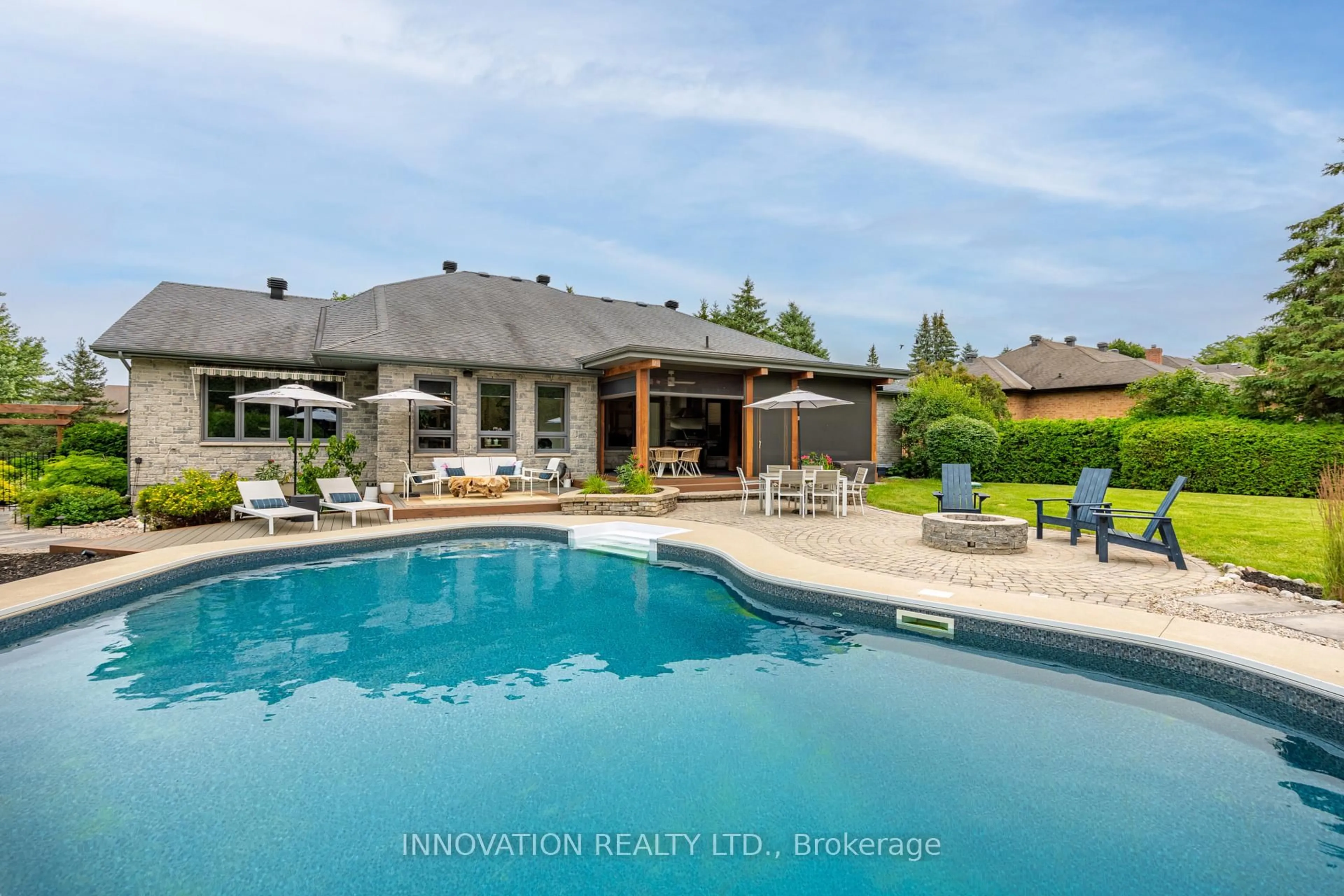 Pool for 1074 Bravar Dr, Manotick Ontario K4M 1G3
