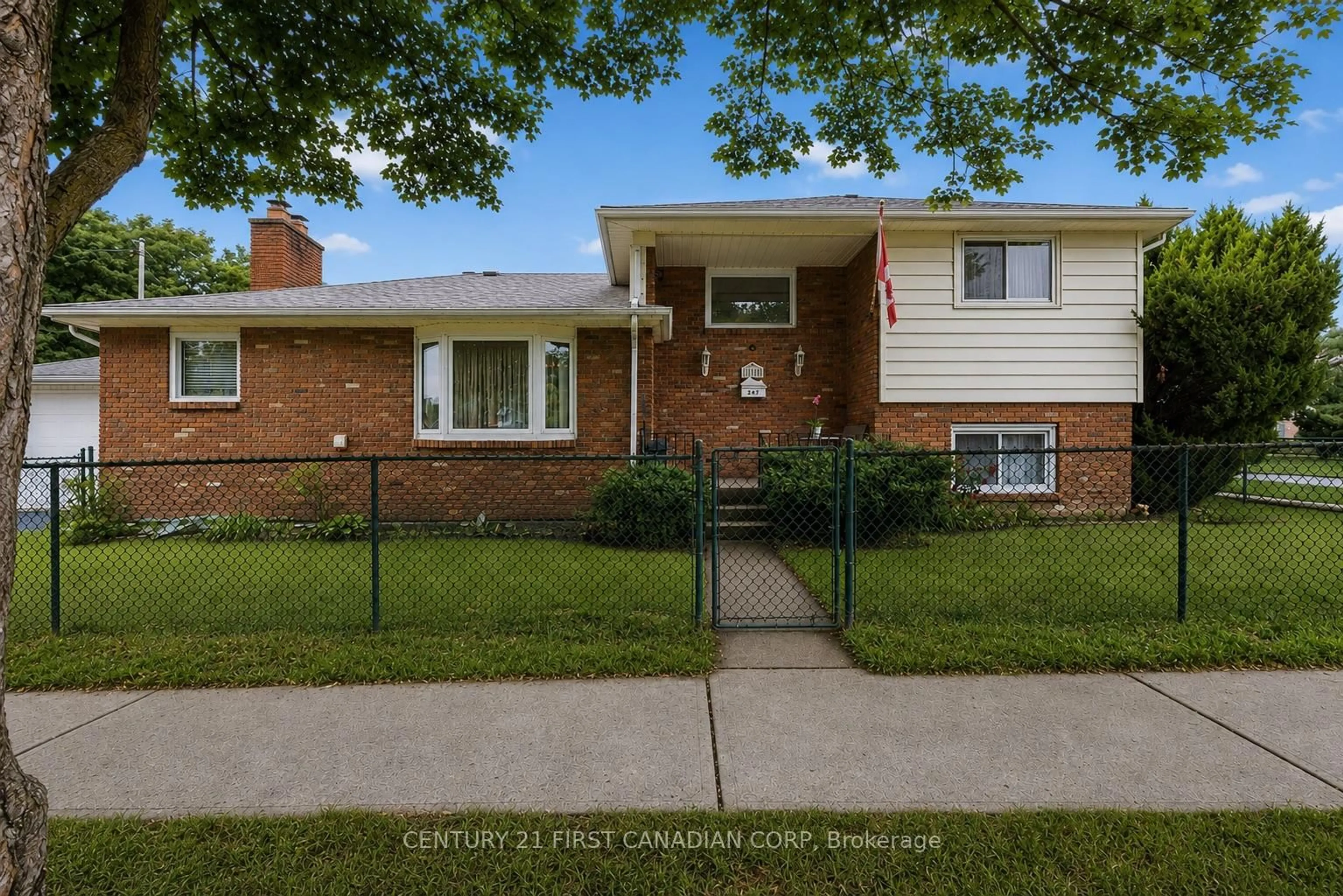 Home with brick exterior material, street for 184 Durand St, Sarnia Ontario N7T 5A3