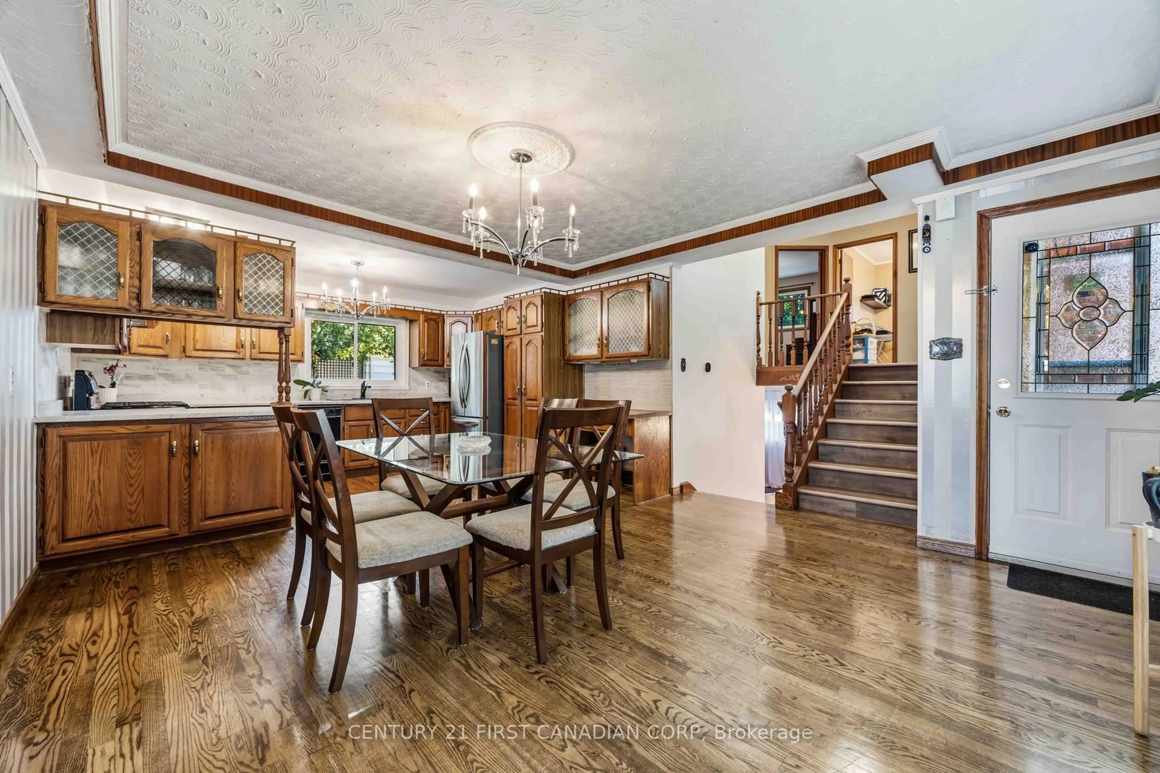 Dining room, unknown for 184 Durand St, Sarnia Ontario N7T 5A3