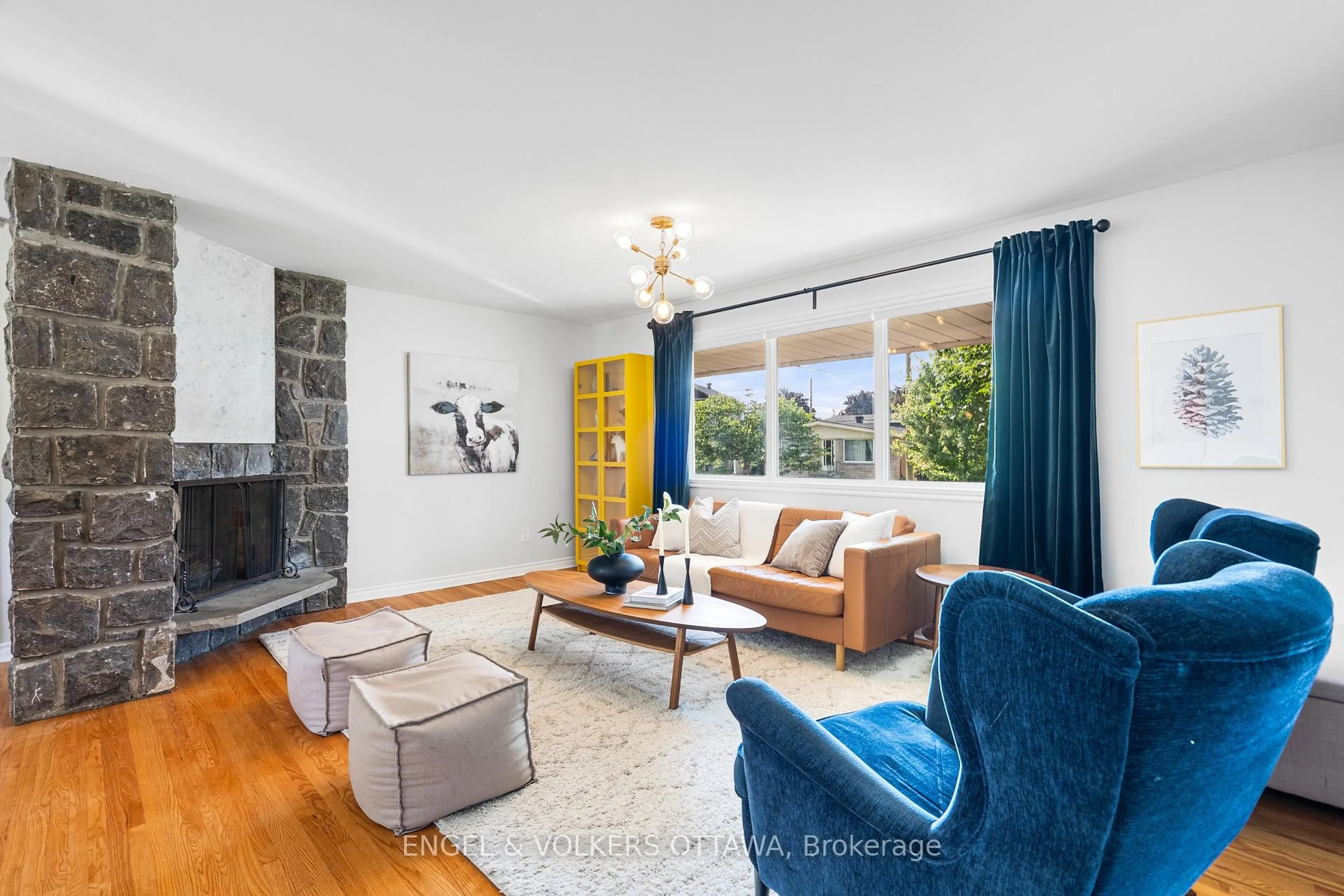 Living room with furniture, unknown for 1941 Conrad Ave, Ottawa Ontario K1H 6V7