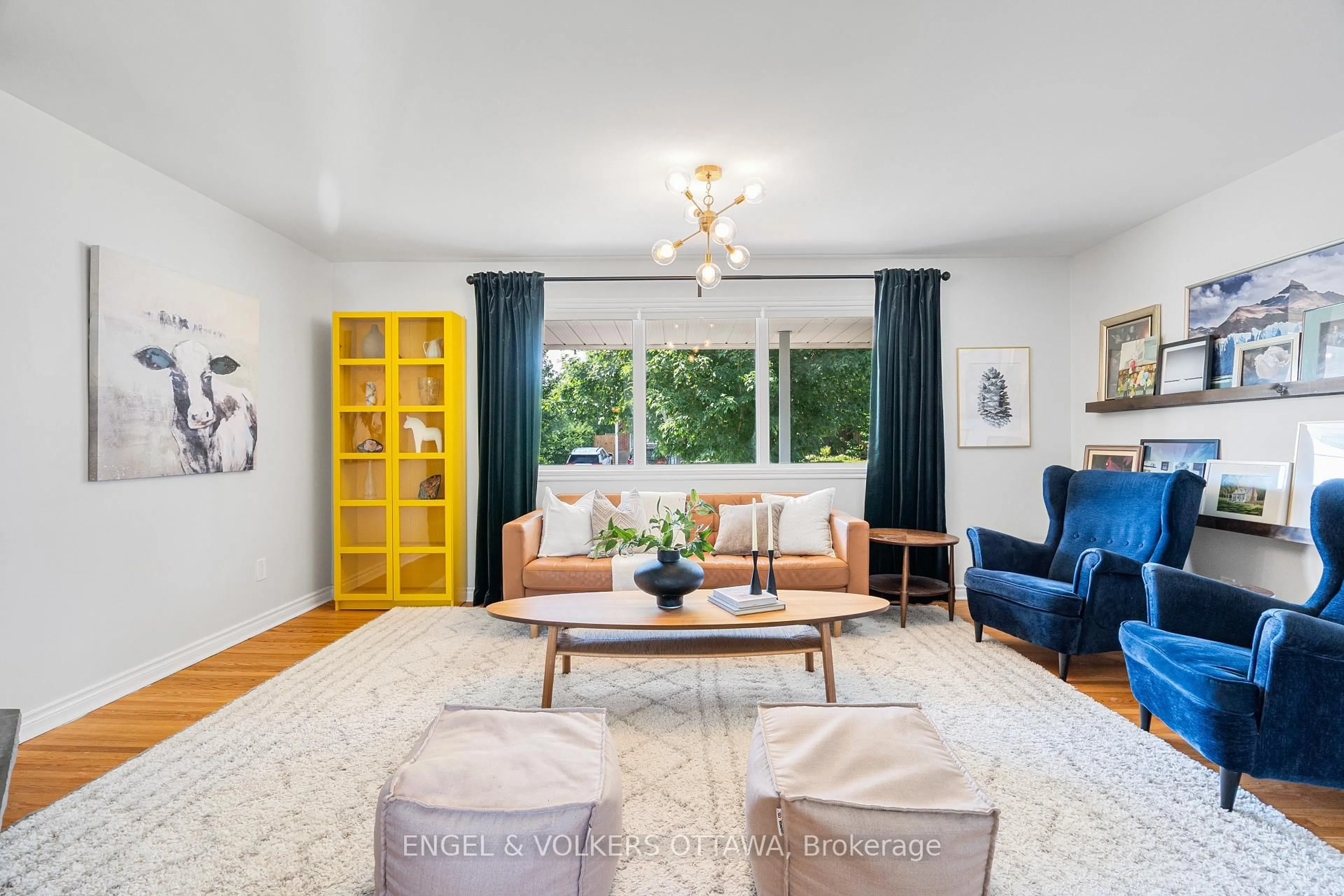 Living room with furniture, unknown for 1941 Conrad Ave, Ottawa Ontario K1H 6V7