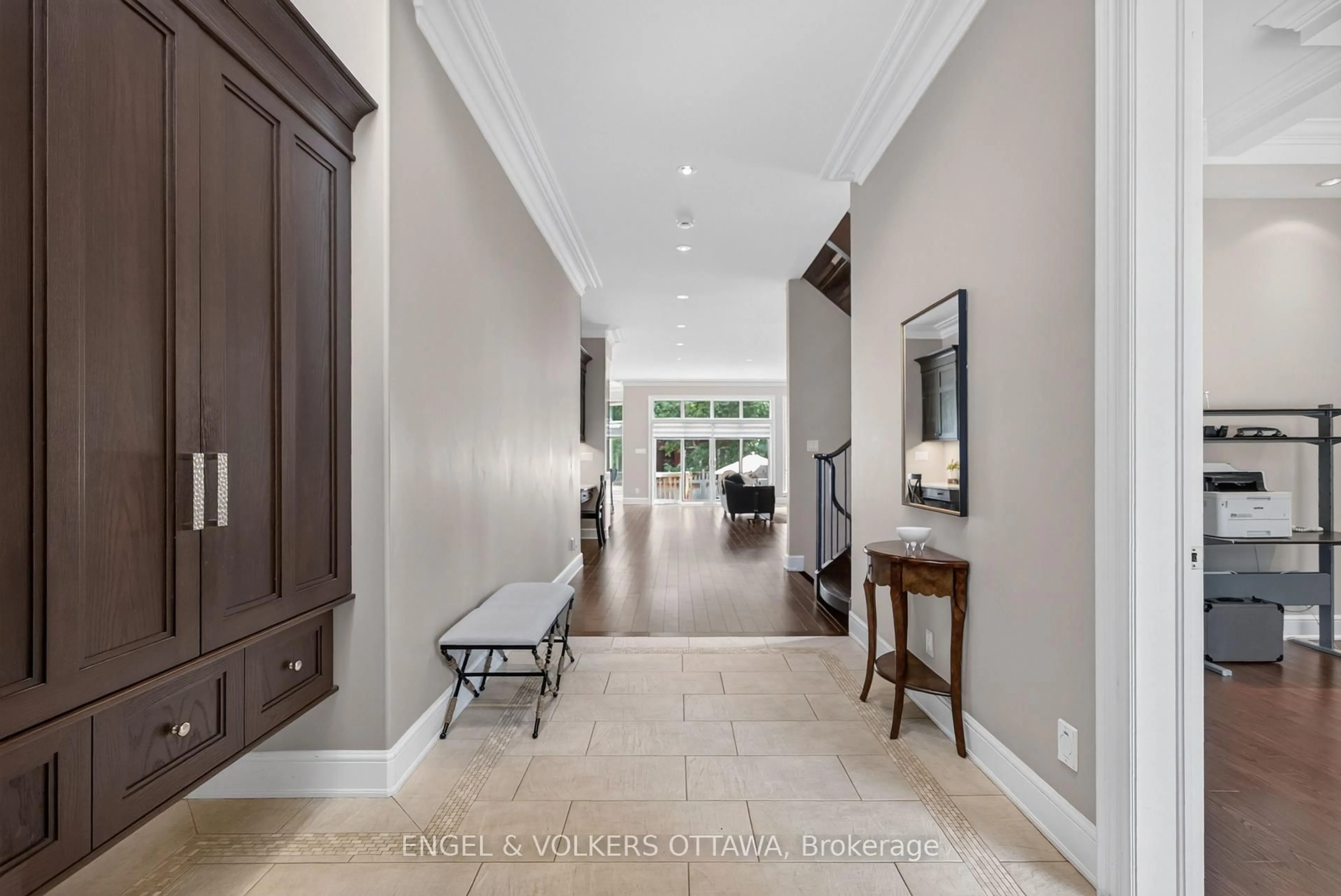 Indoor entryway for 64 Helena St, Ottawa Ontario K1Y 3N1