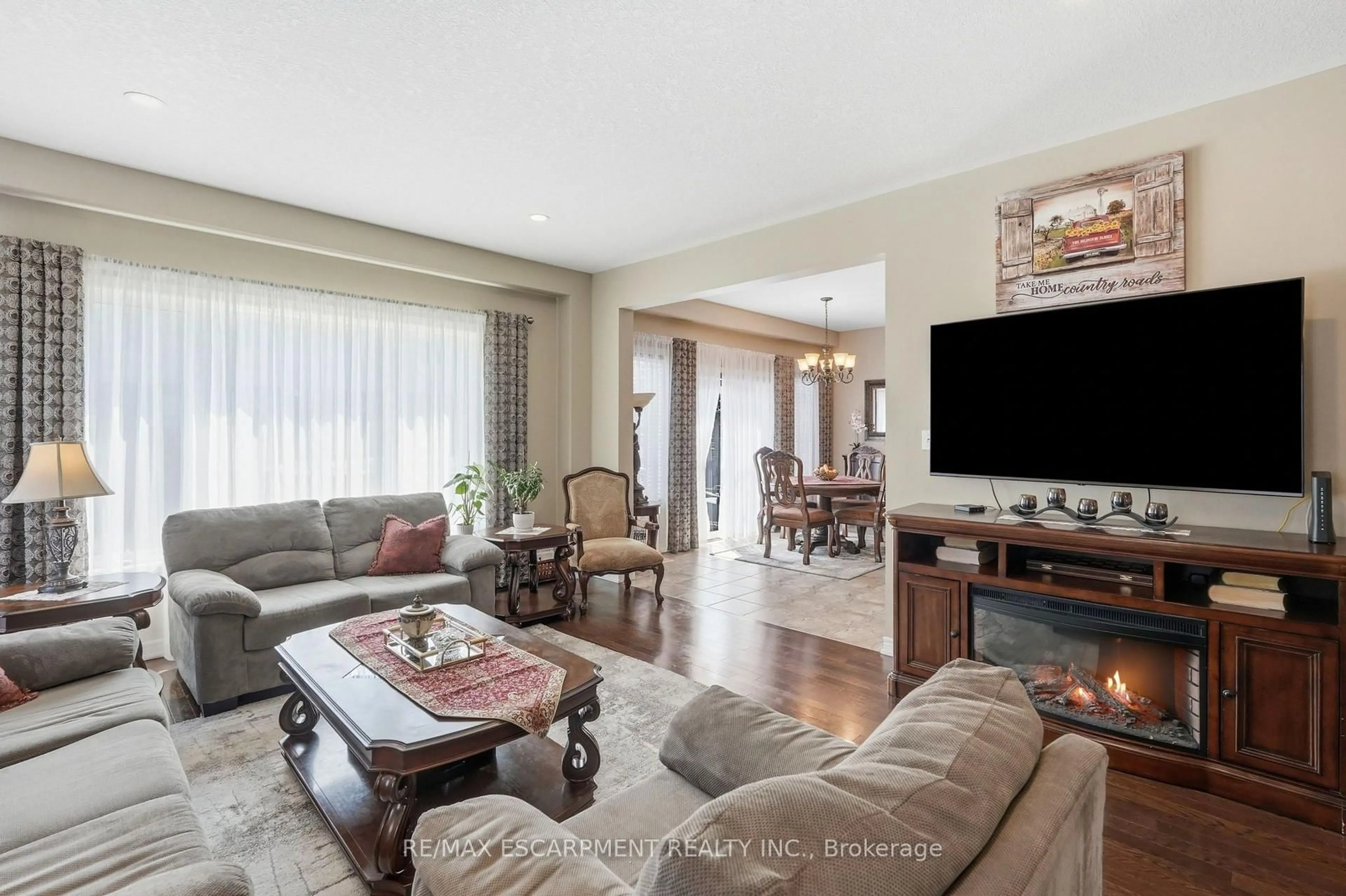 Living room with furniture, unknown for 1332 Baseline Rd, Hamilton Ontario L8E 0E4