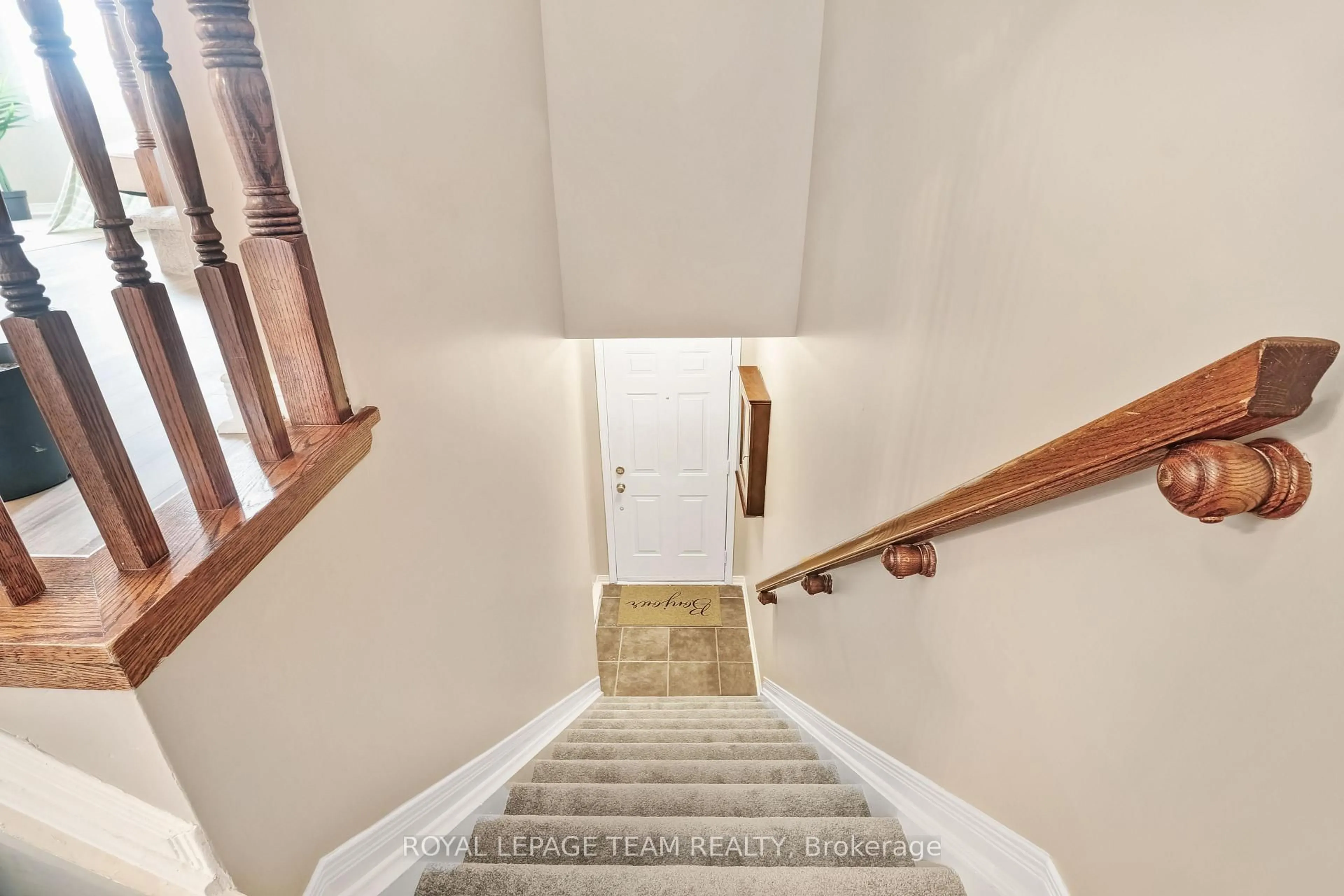 Stairs for 280 Keltie Private, Ottawa Ontario K2J 0A4