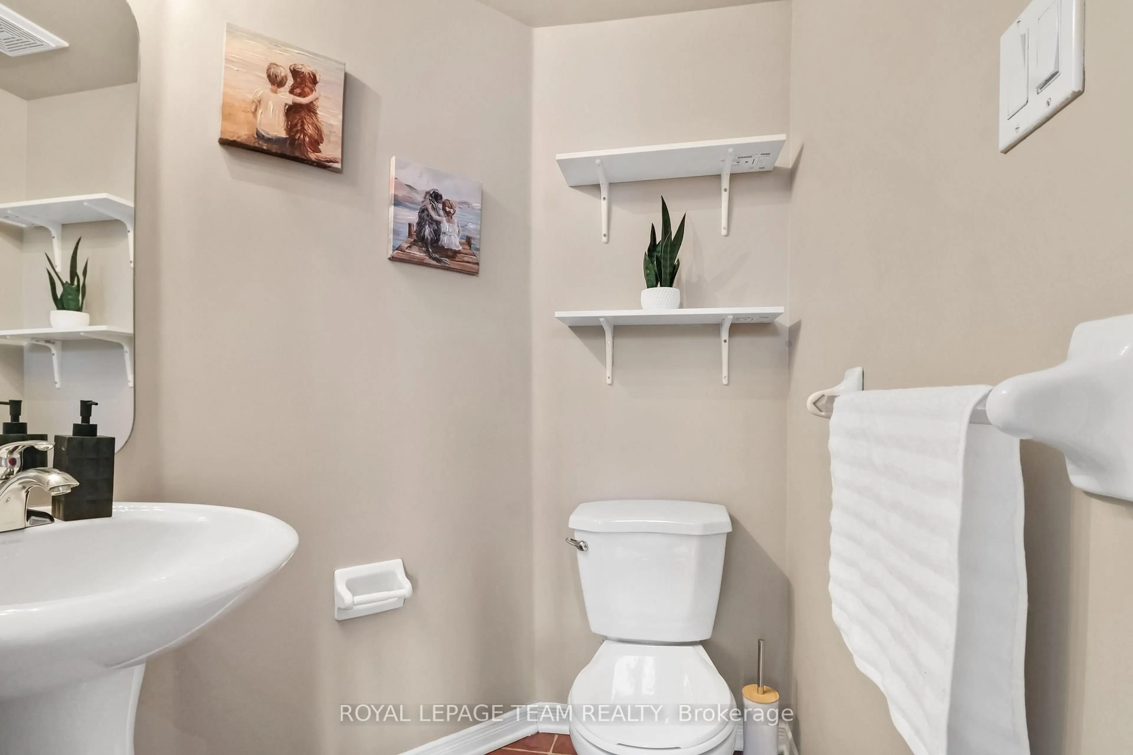 Standard bathroom, ceramic/tile floor for 280 Keltie Private, Ottawa Ontario K2J 0A4