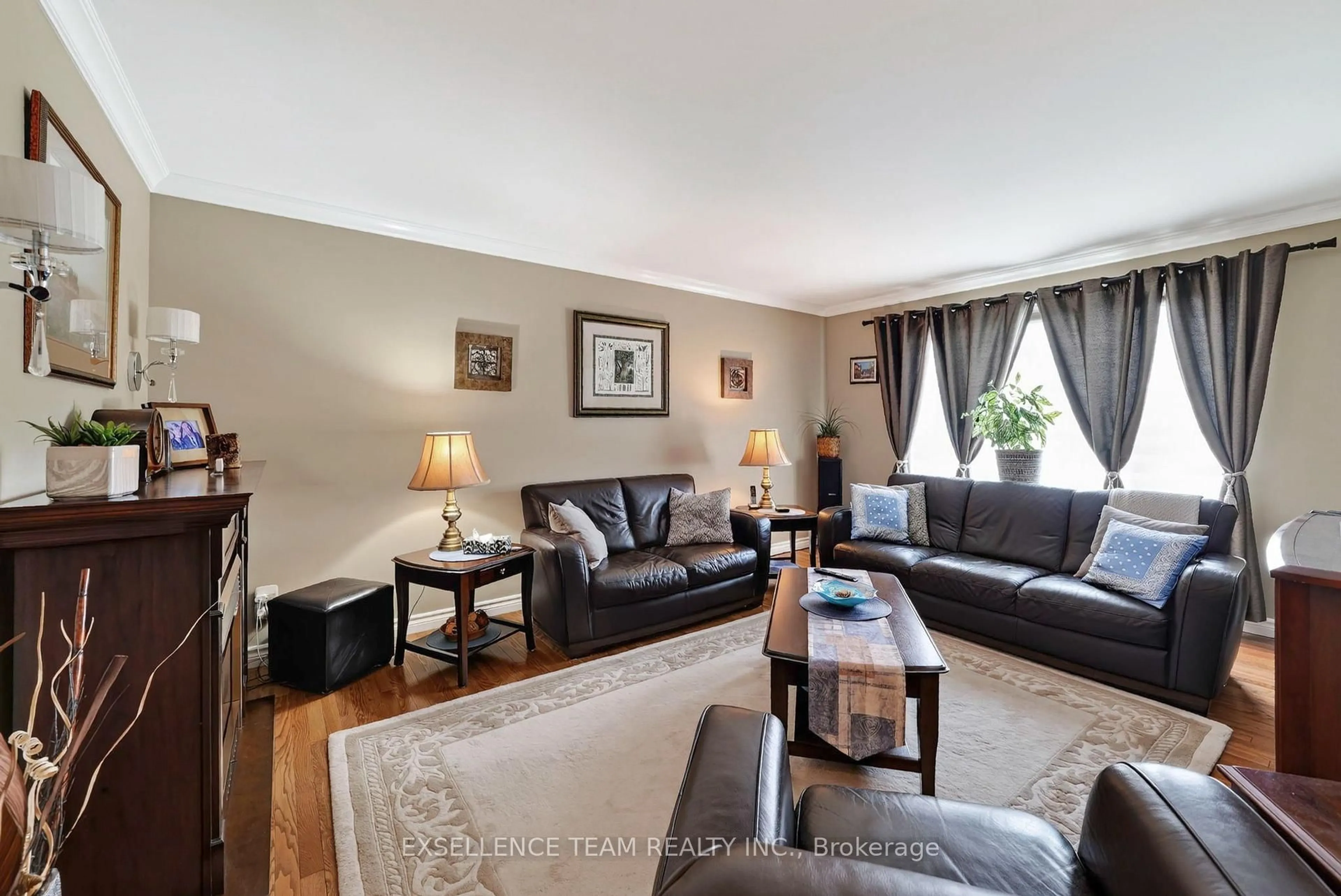 Living room with furniture, unknown for 1159 Montreal Rd, Cornwall Ontario K6H 1E3
