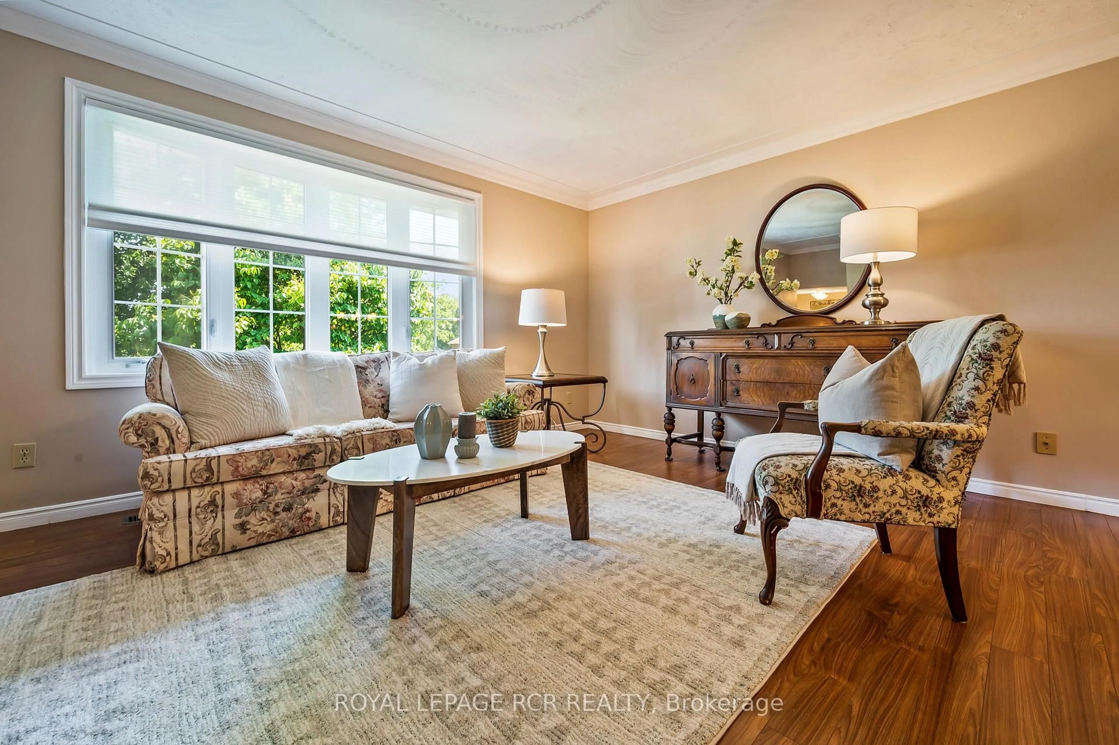 Living room with furniture, unknown for 137 White Pine Cres, Waterloo Ontario N2V 1B3