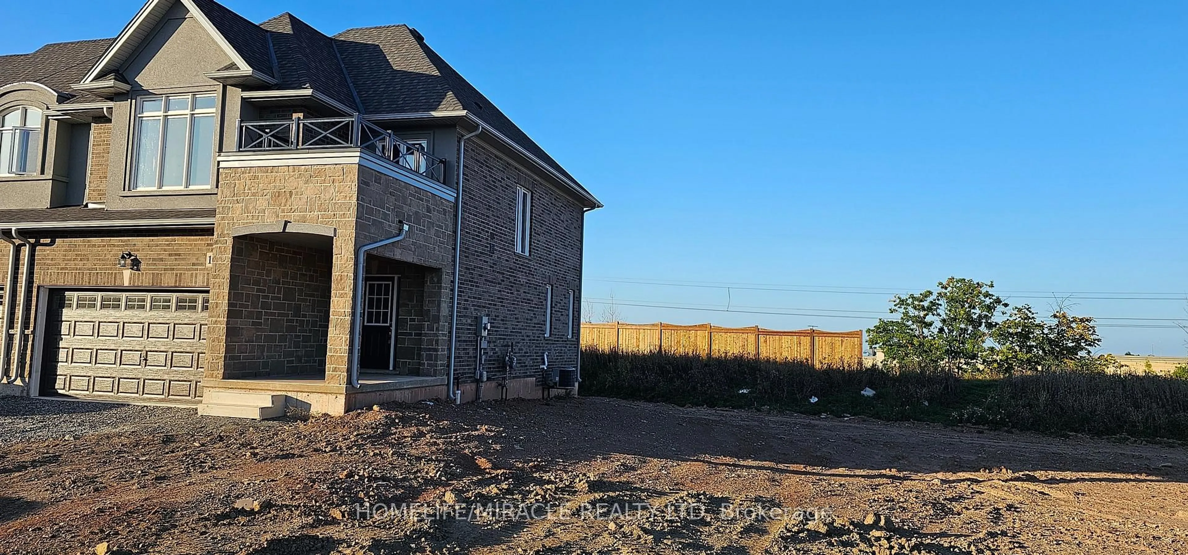 A pic from outside/outdoor area/front of a property/back of a property/a pic from drone, building for 111 Pinot Cres #Lot 61, Hamilton Ontario L8E 0J9