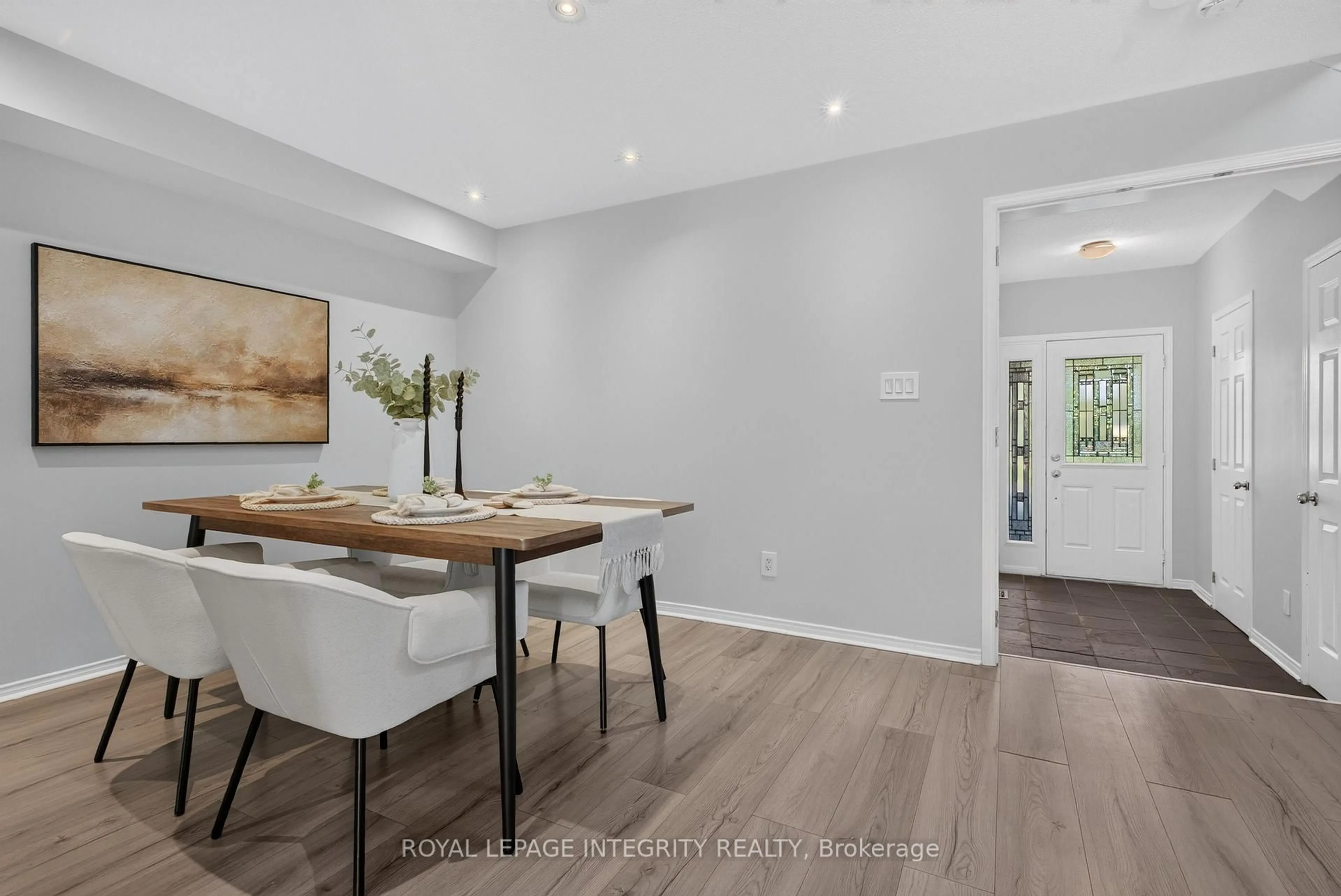 Dining room, wood/laminate floor for 640 Kilbirnie Dr, Ottawa Ontario K2J 0G7