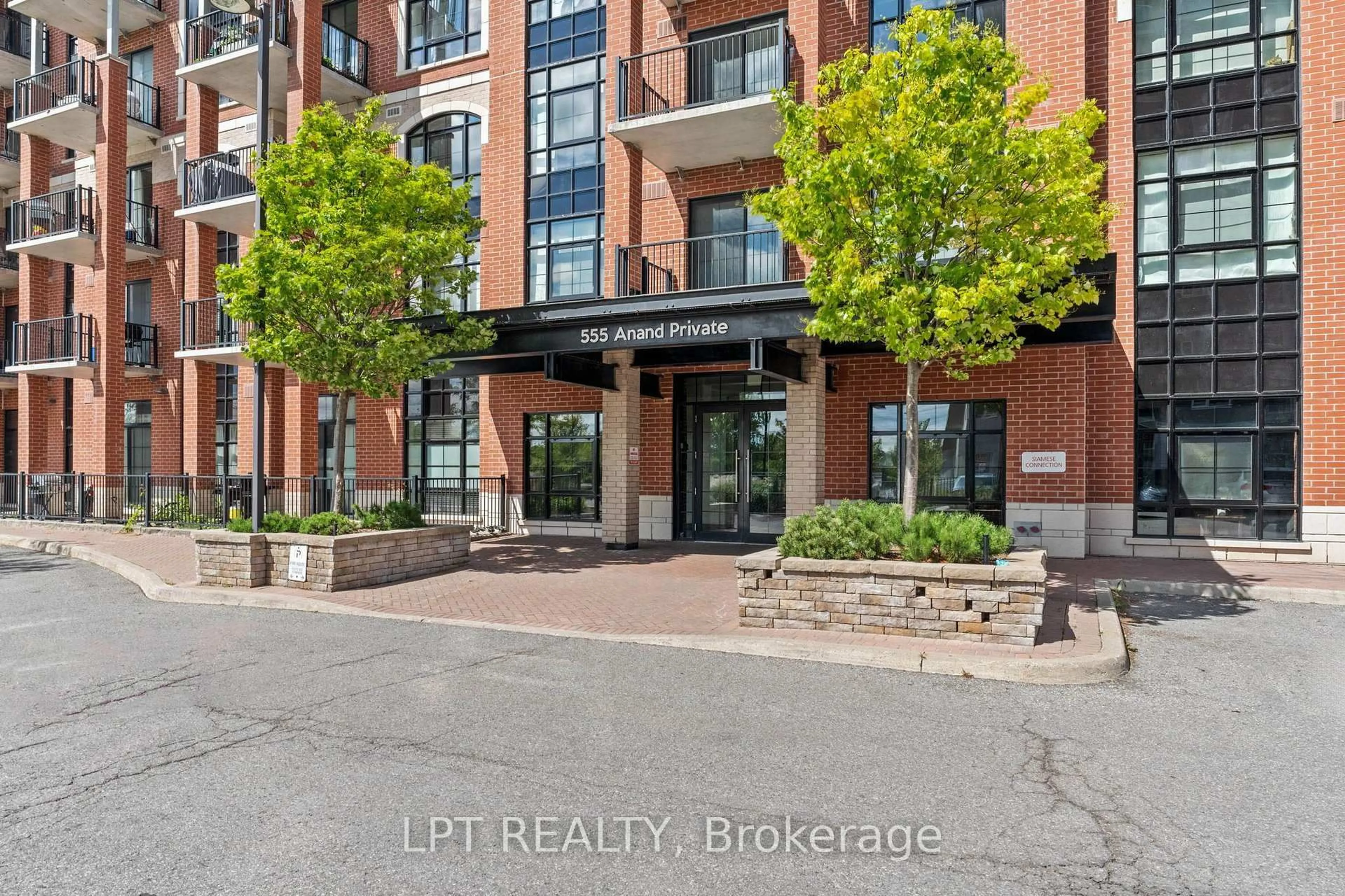 Indoor entryway for 555 Anand Private #707, Ottawa Ontario K1V 2R7