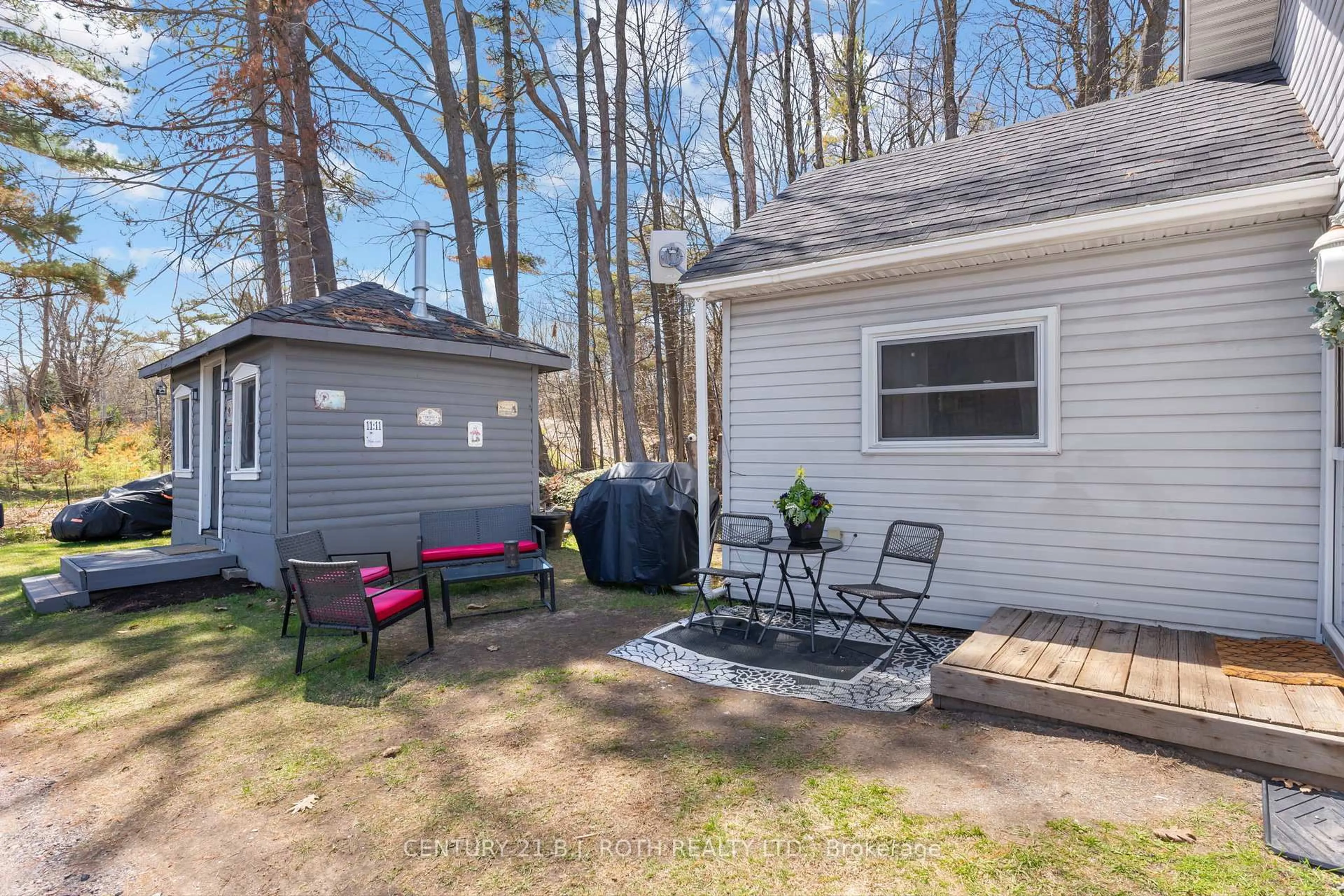 Patio, unknown for 1411 Hwy 11, Gravenhurst Ontario P0E 1G0