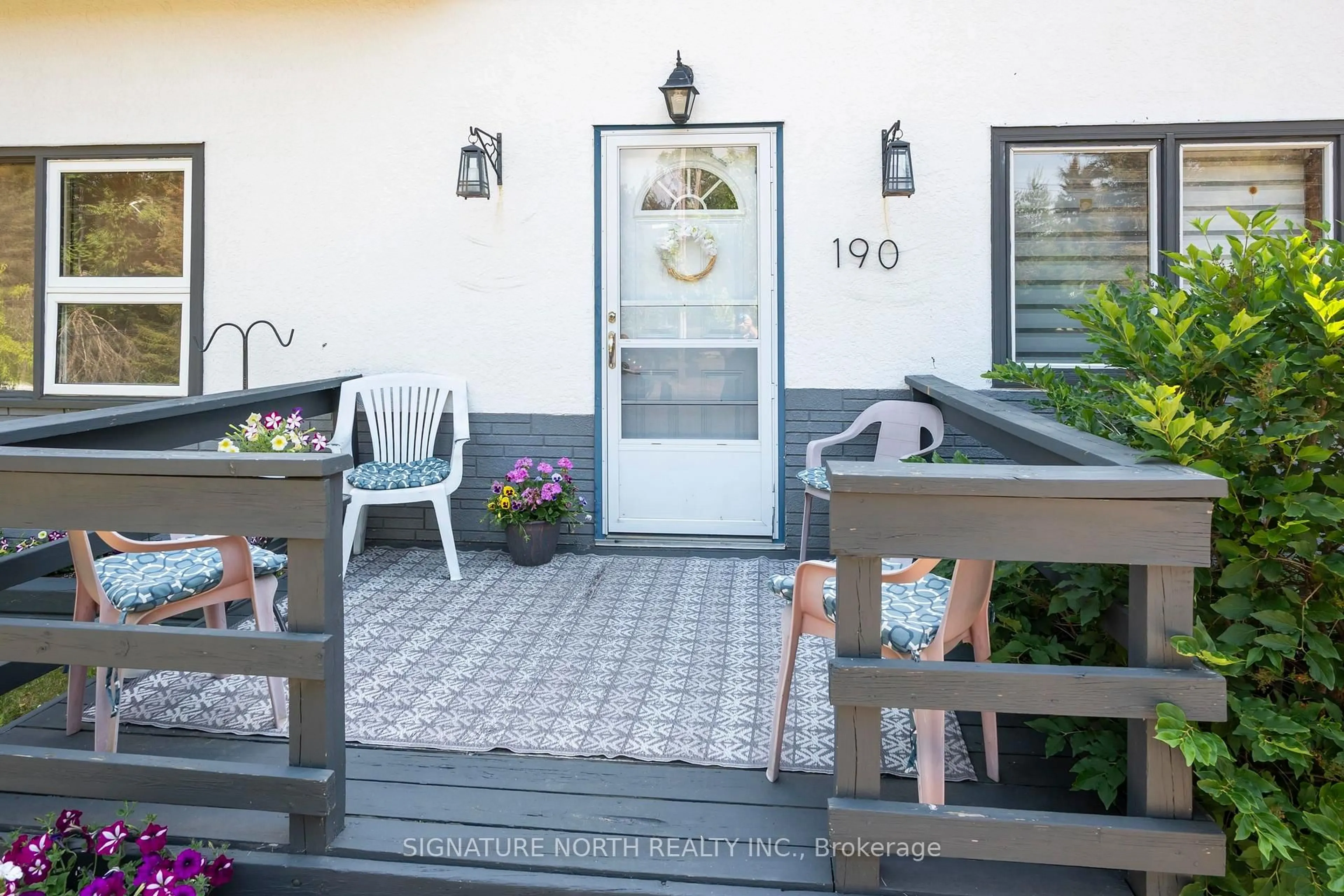 Patio, street for 190 Lydia Ave, Thunder Bay Ontario P7G 2G1
