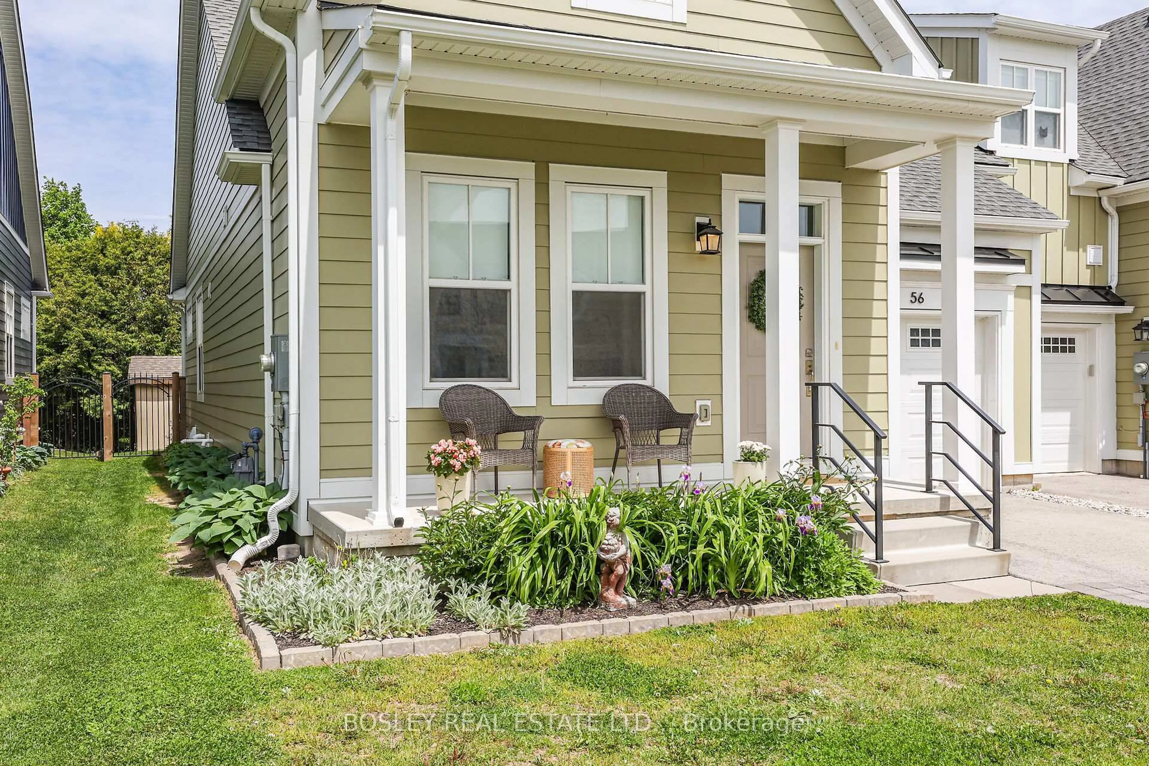 Home with vinyl exterior material, street for 56 Paradise Grve, Niagara-on-the-Lake Ontario L0S 1T0