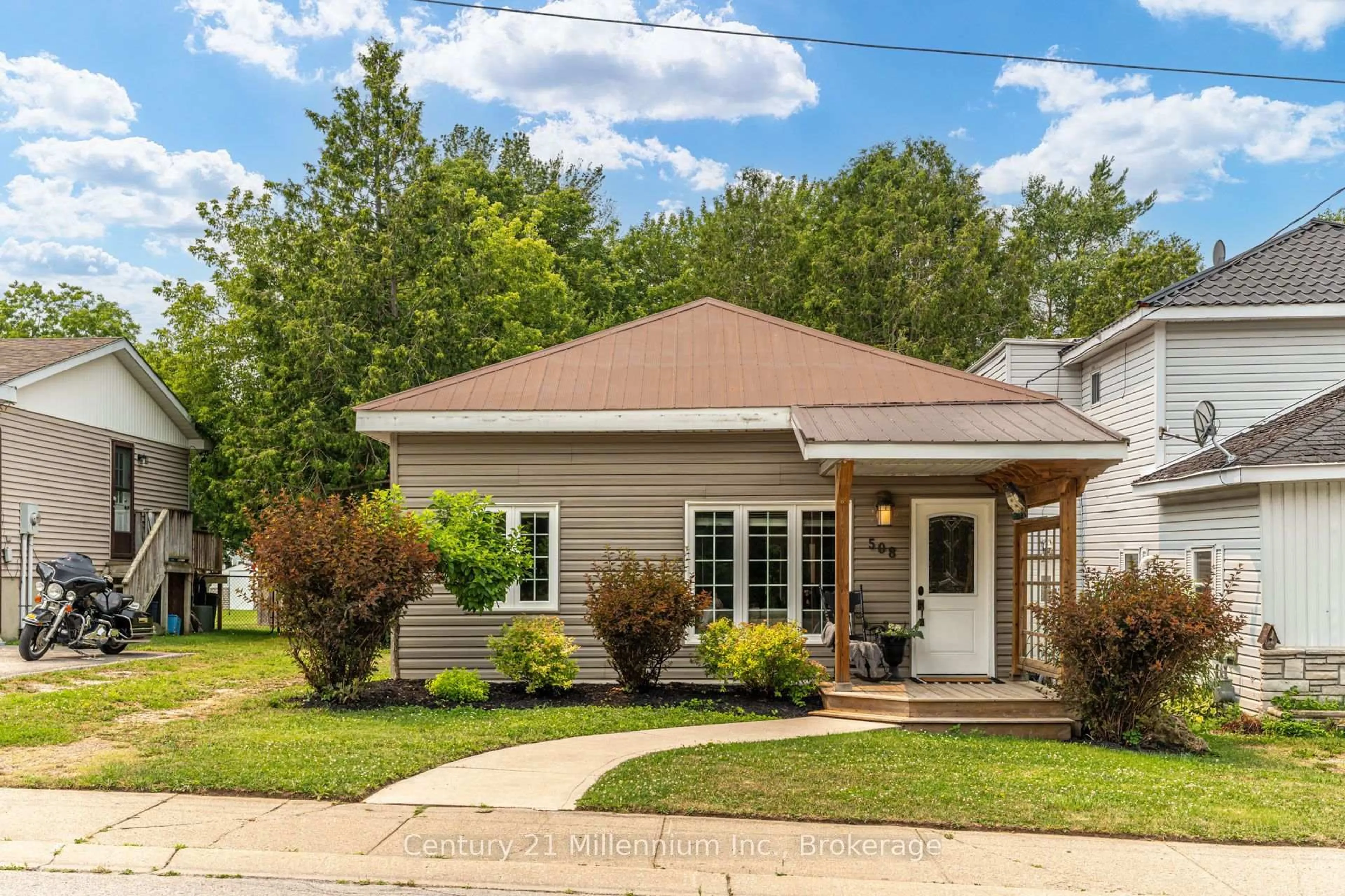 Home with vinyl exterior material, street for 508 Taylor St, South Bruce Peninsula Ontario N0H 2T0