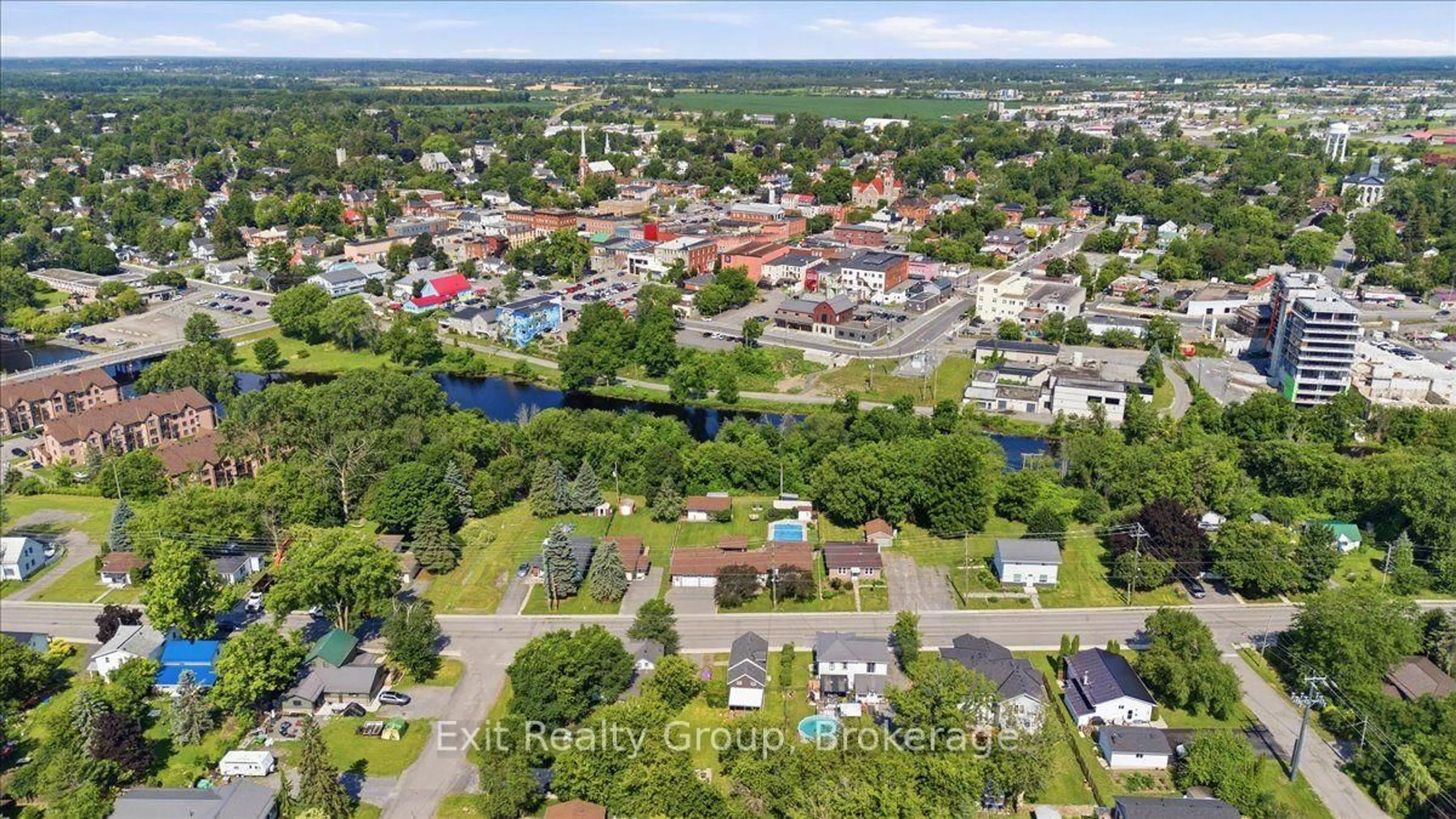 A pic from outside/outdoor area/front of a property/back of a property/a pic from drone, street for 90 Palace Rd, Greater Napanee Ontario K7R 3B3