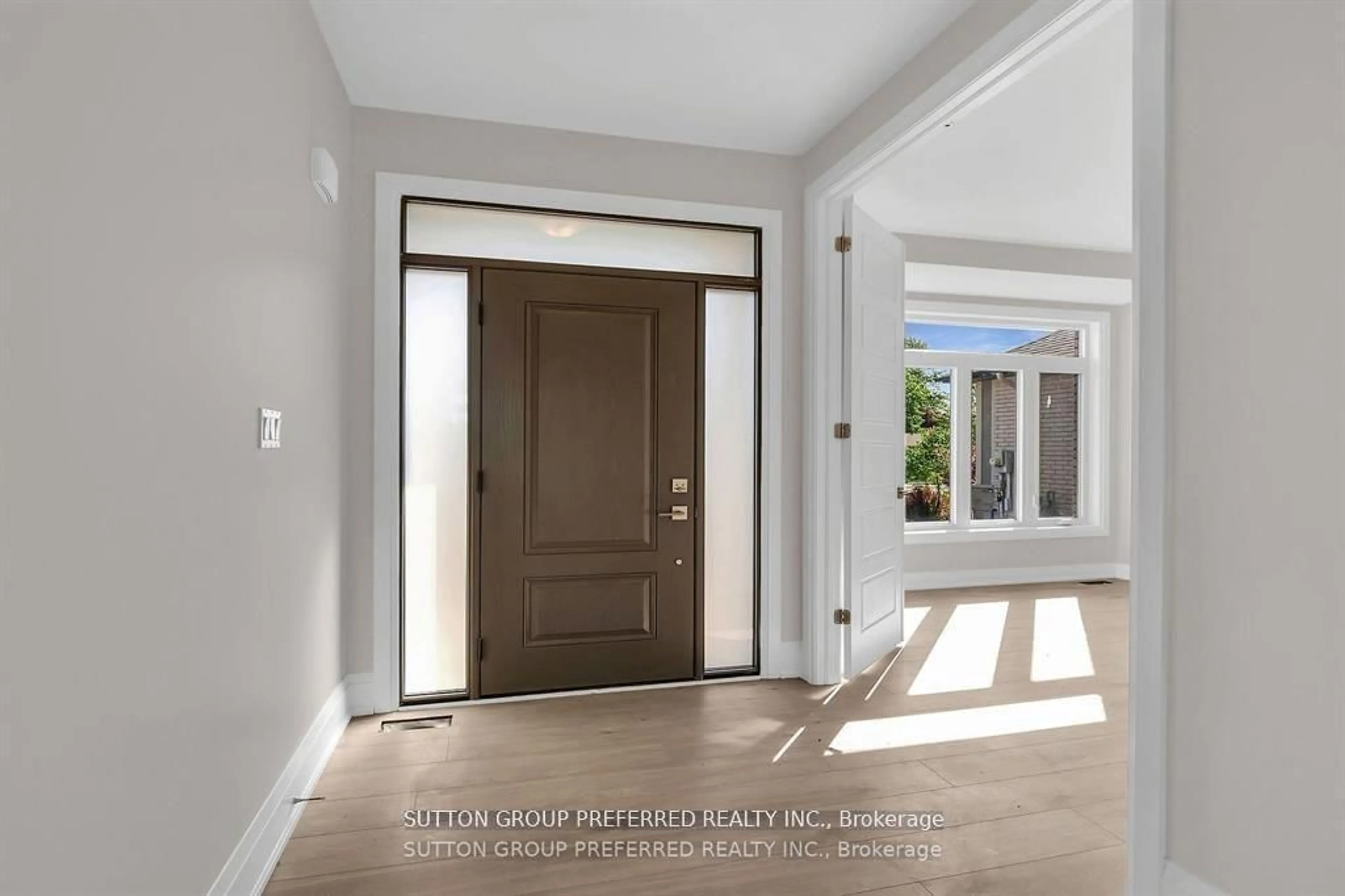 Indoor entryway for 186 Leitch St, Dutton/Dunwich Ontario N0L 1J0