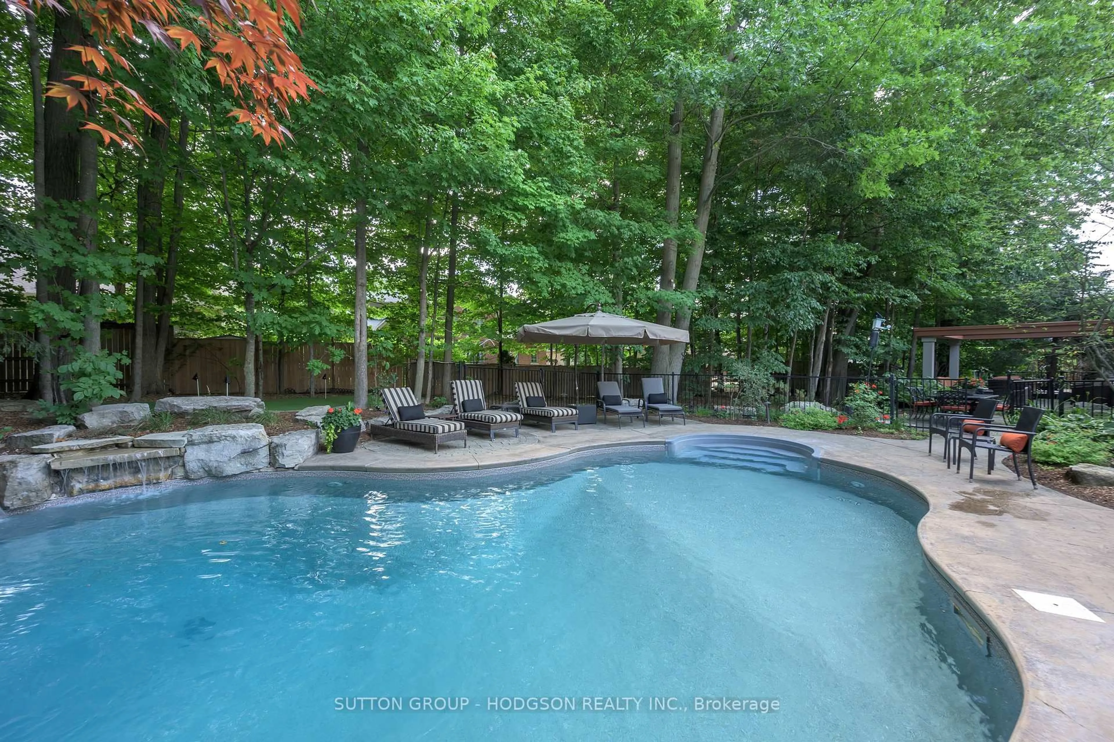 Pool for 656 Robertson Pl, London South Ontario N6K 4X7
