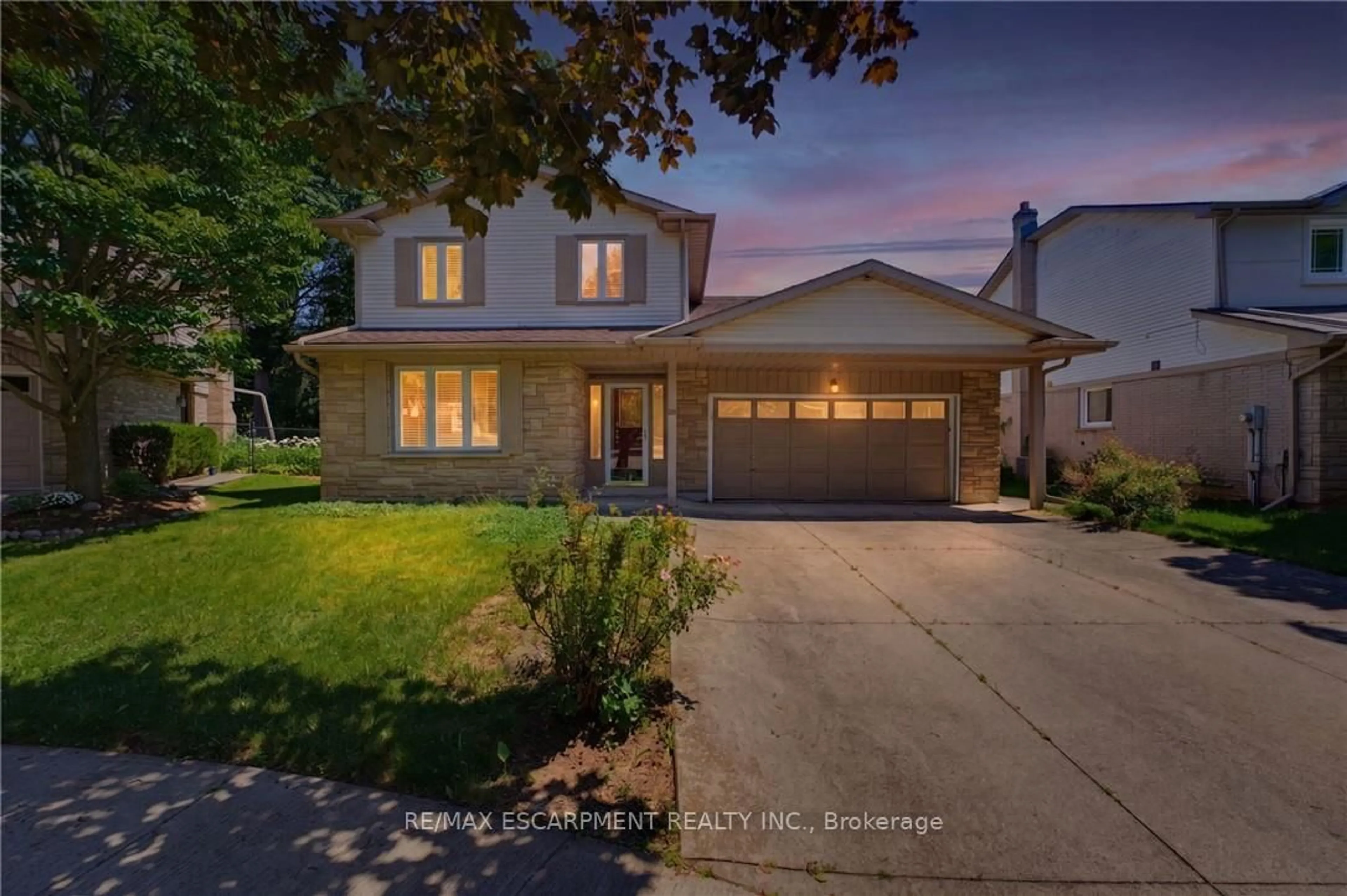 Home with brick exterior material, street for 59 Forestview Dr, Hamilton Ontario L9H 6M7