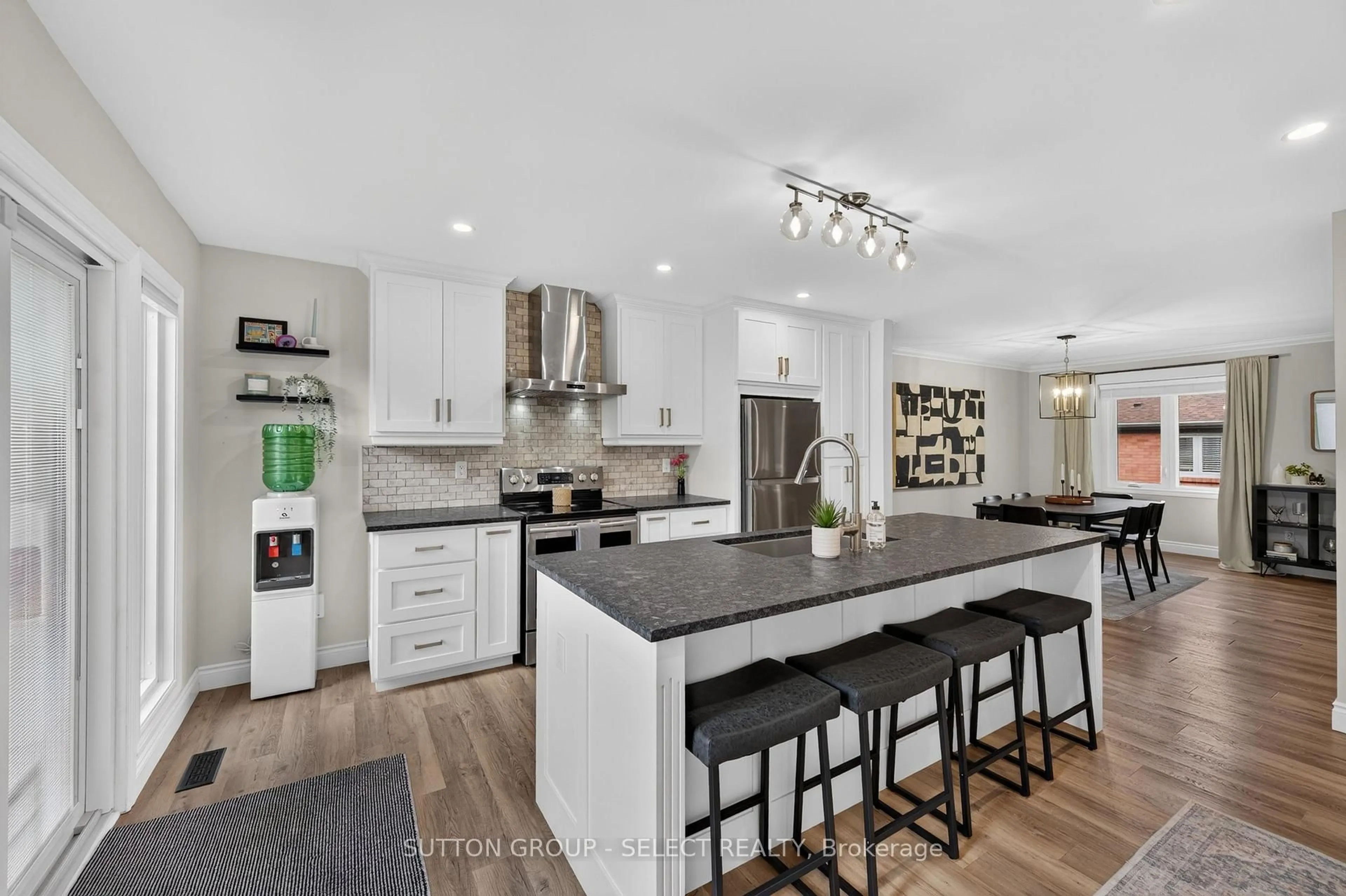 Open concept kitchen, ceramic/tile floor for 65 Fiddlers Green Rd #24, London North Ontario N6H 4V5