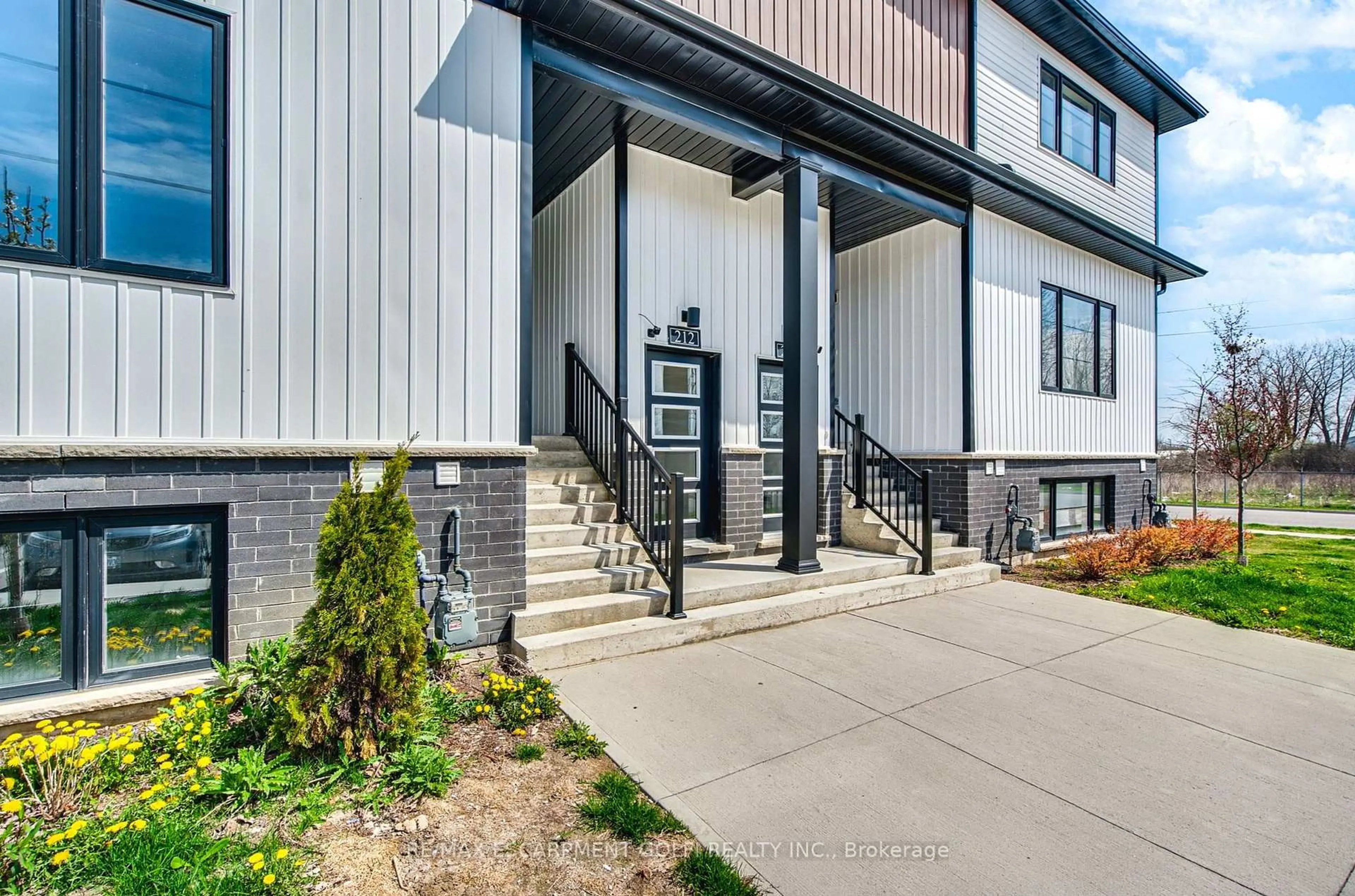 Unknown for 4263 FOURTH Ave #212, Niagara Falls Ontario L2E 0C2