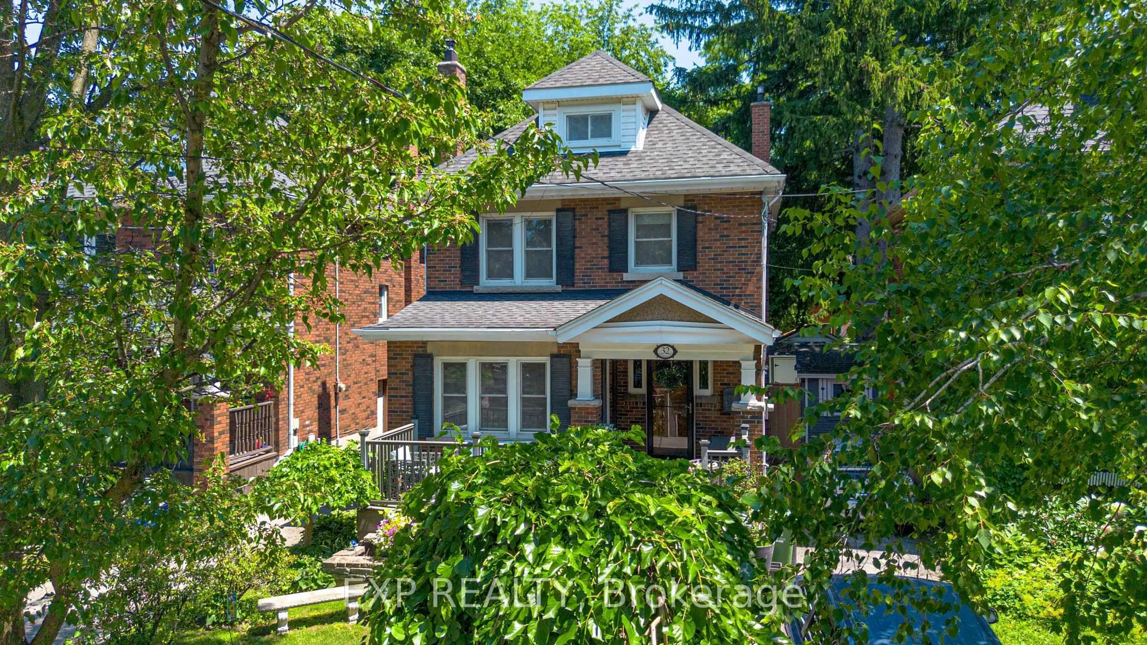 Home with brick exterior material, street for 32 Dalewood Cres, Hamilton Ontario L8S 4B6