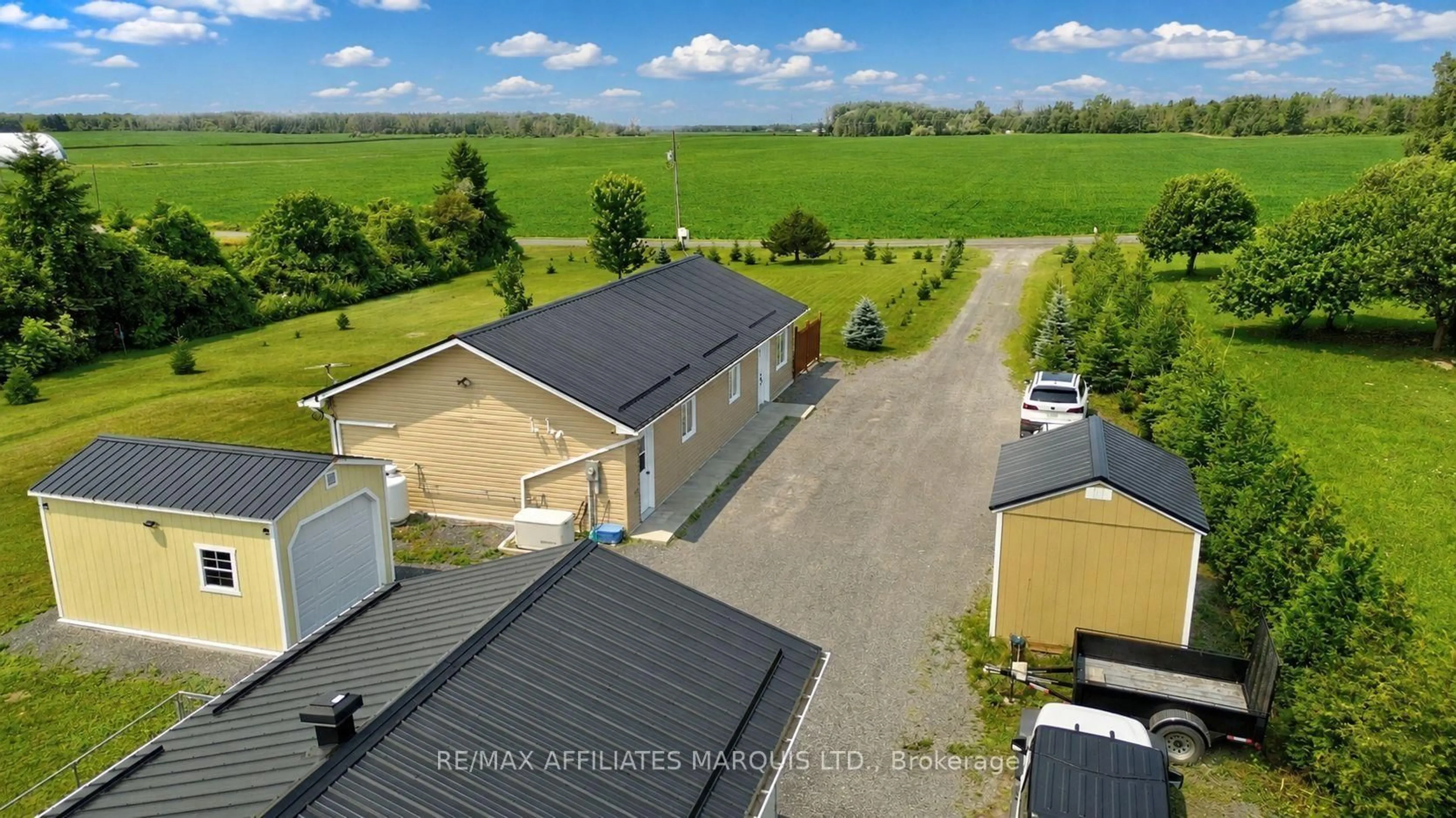 A pic from outside/outdoor area/front of a property/back of a property/a pic from drone, unknown for 18442 Diversion Rd, North Glengarry Ontario K0C 1B0