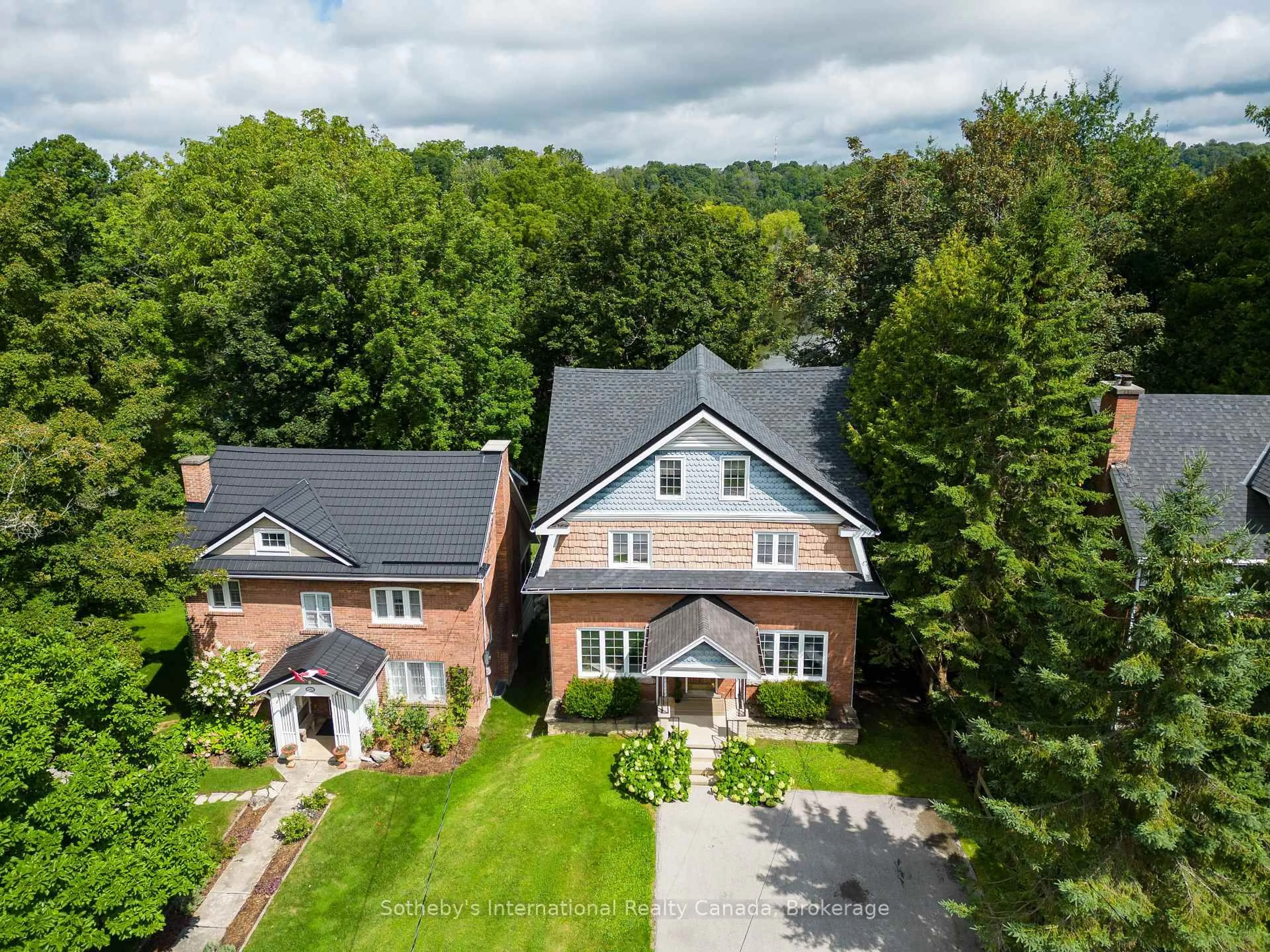 A pic from outside/outdoor area/front of a property/back of a property/a pic from drone, street for 457 2nd Ave, Owen Sound Ontario N4K 4L9