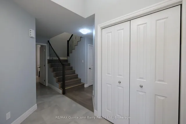 22 Granby Crt, Belleville 4