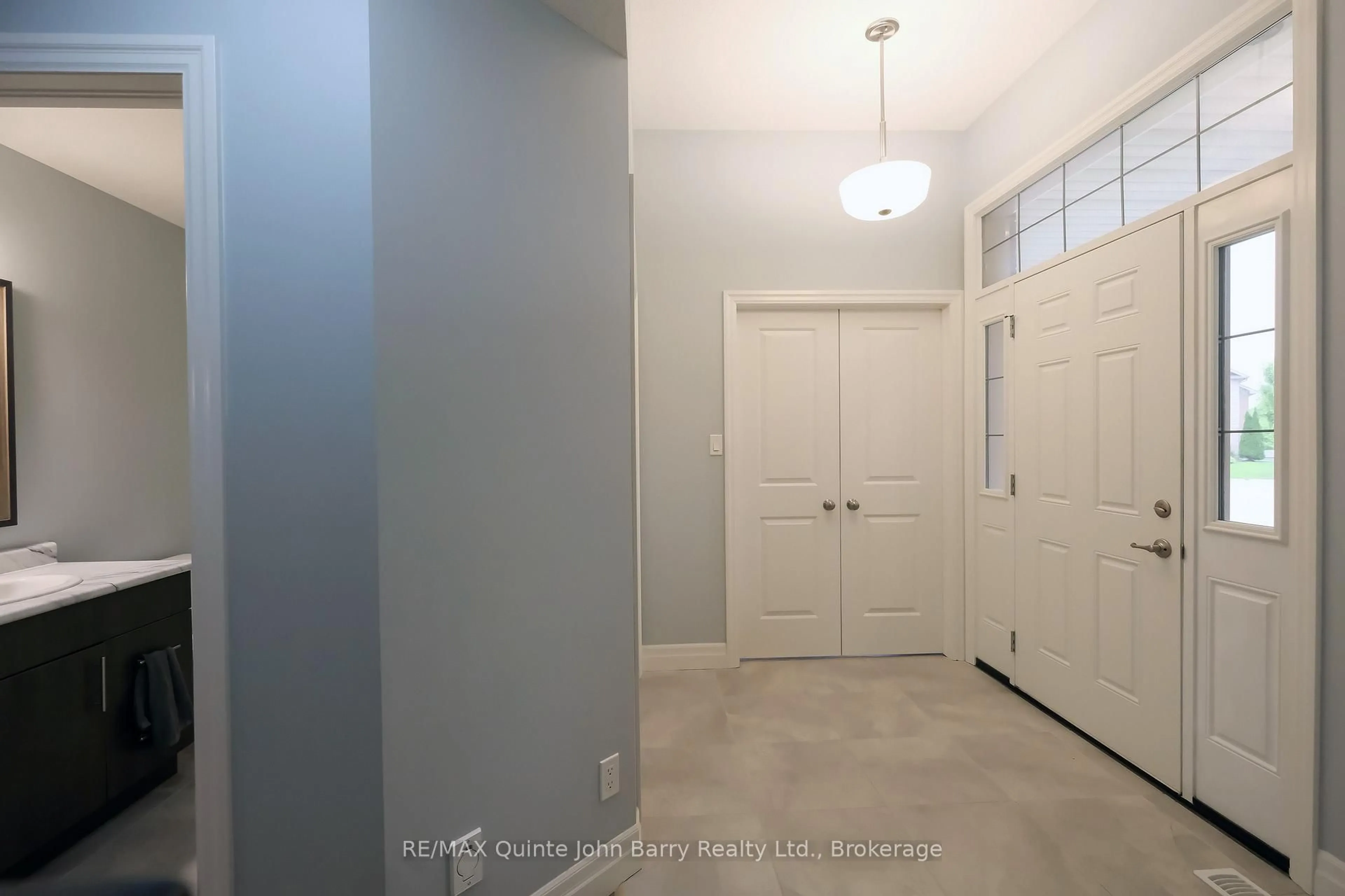 Indoor entryway for 22 Granby Crt, Belleville Ontario K8N 0G6