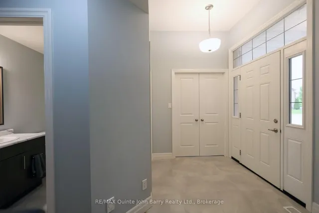 22 Granby Crt, Belleville 5