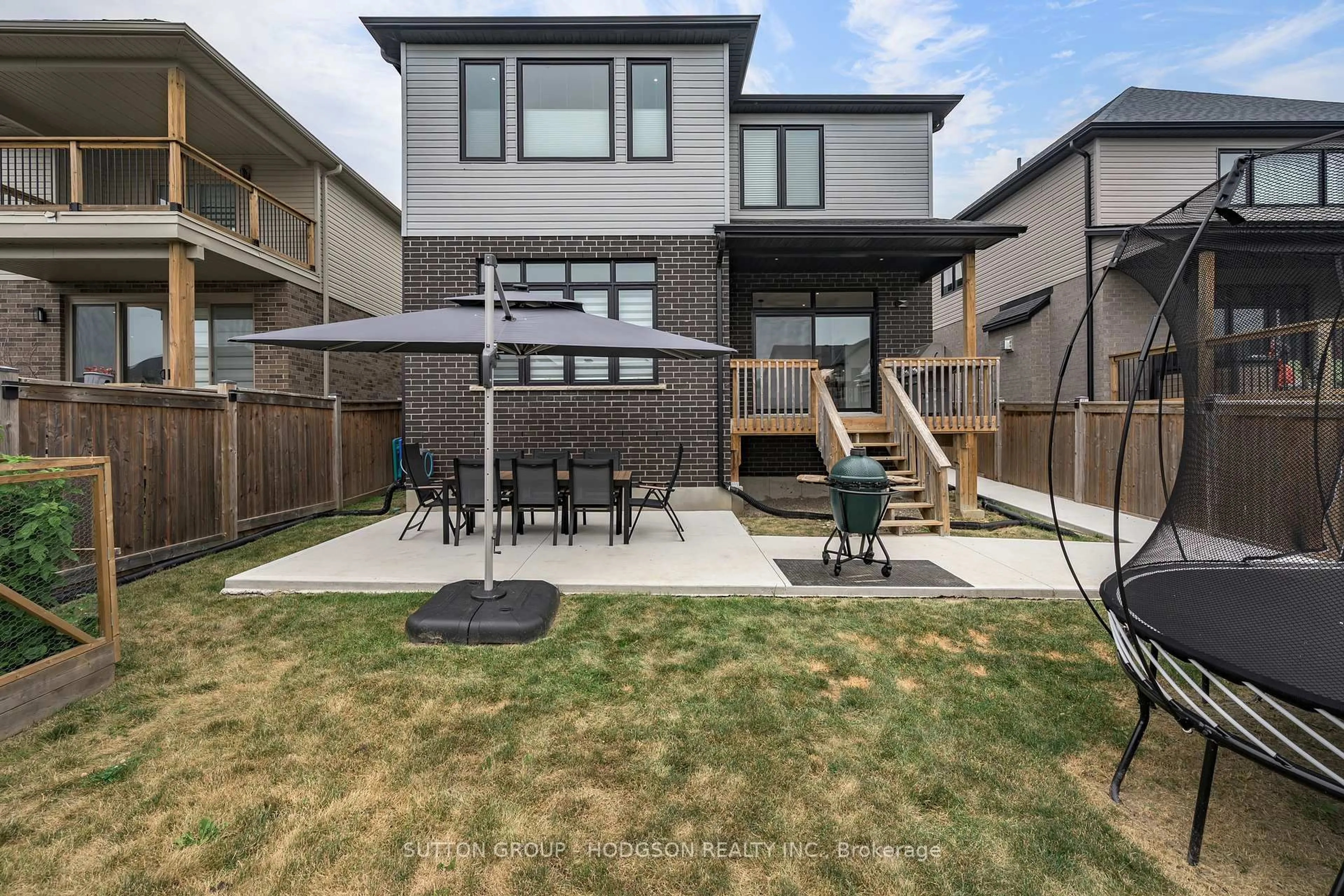 Patio, street for 1817 Brunson Way, London South Ontario N6K 0H1