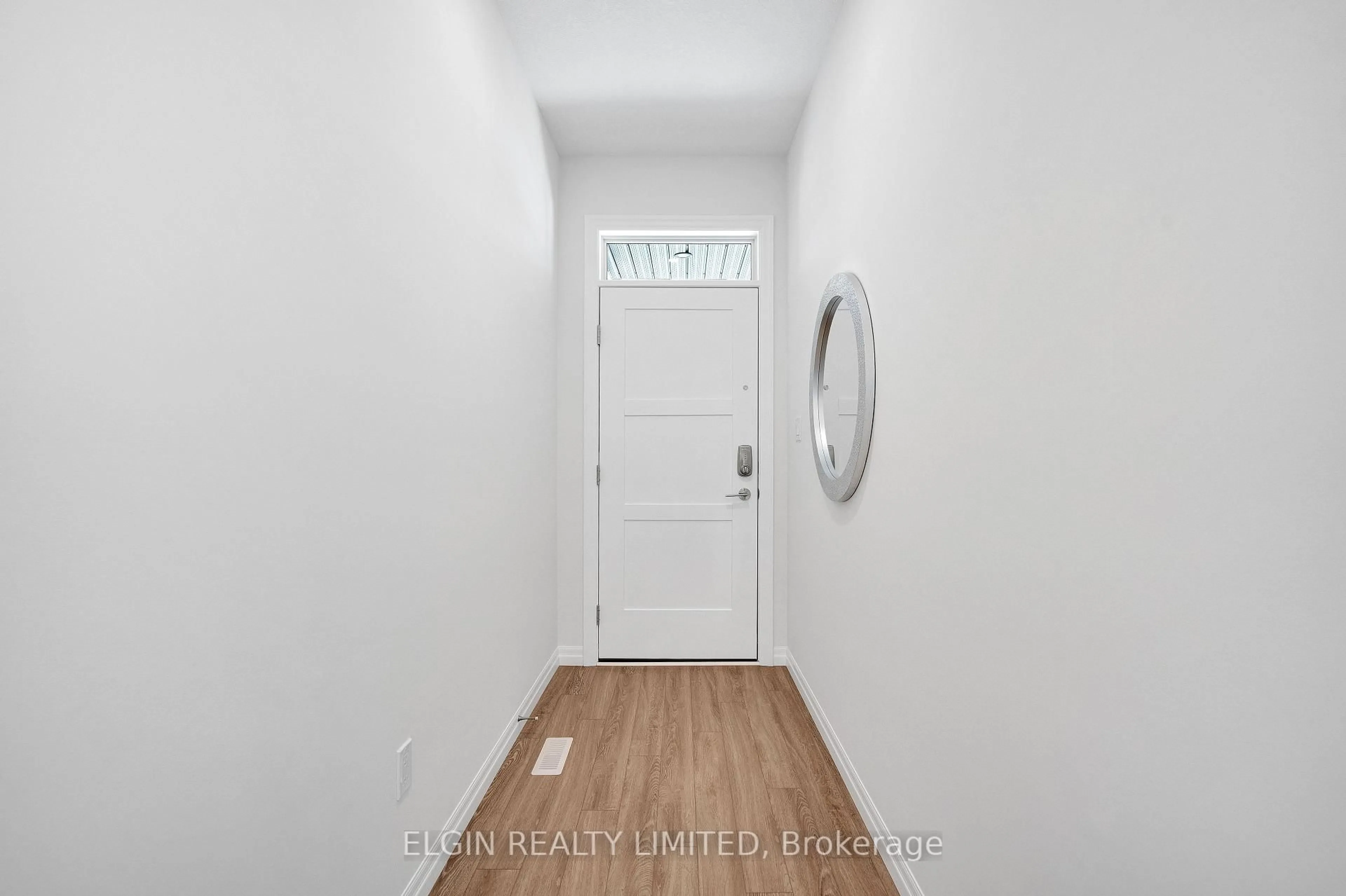 Indoor entryway for 5 Finch St, Tillsonburg Ontario N4G 0L9
