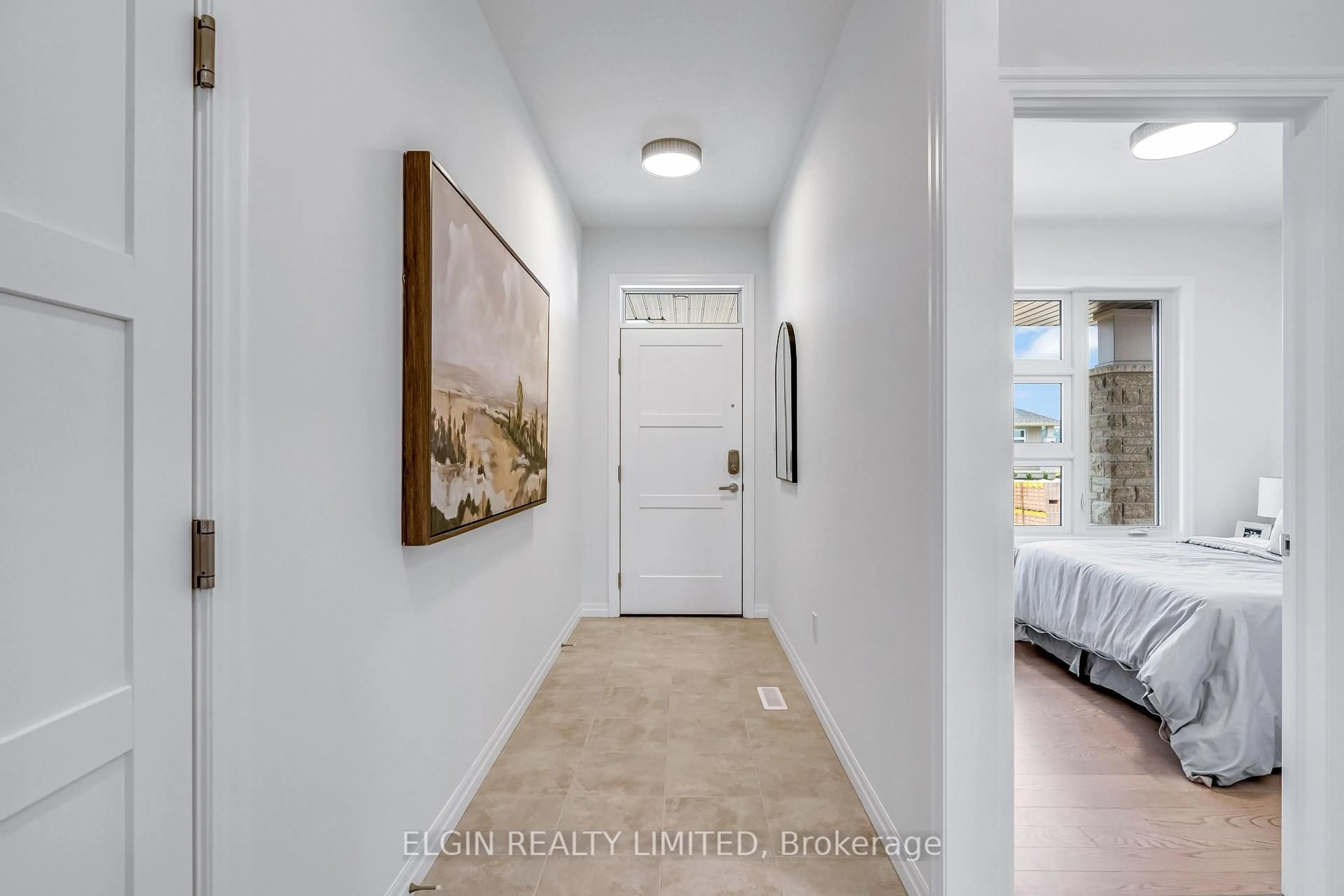 Indoor entryway for 7 Finch St, Tillsonburg Ontario N4G 0L9