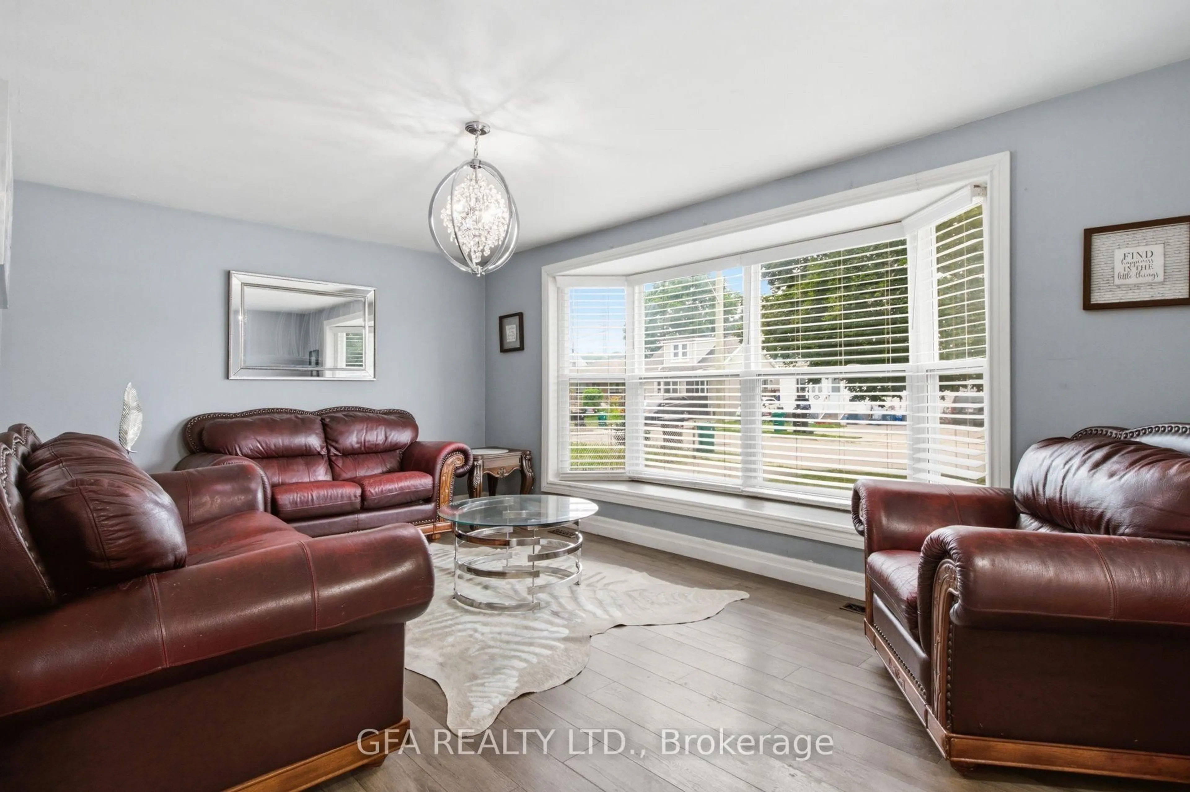 Living room with furniture, unknown for 13 Mercer Rd, Cambridge Ontario N1R 5A6