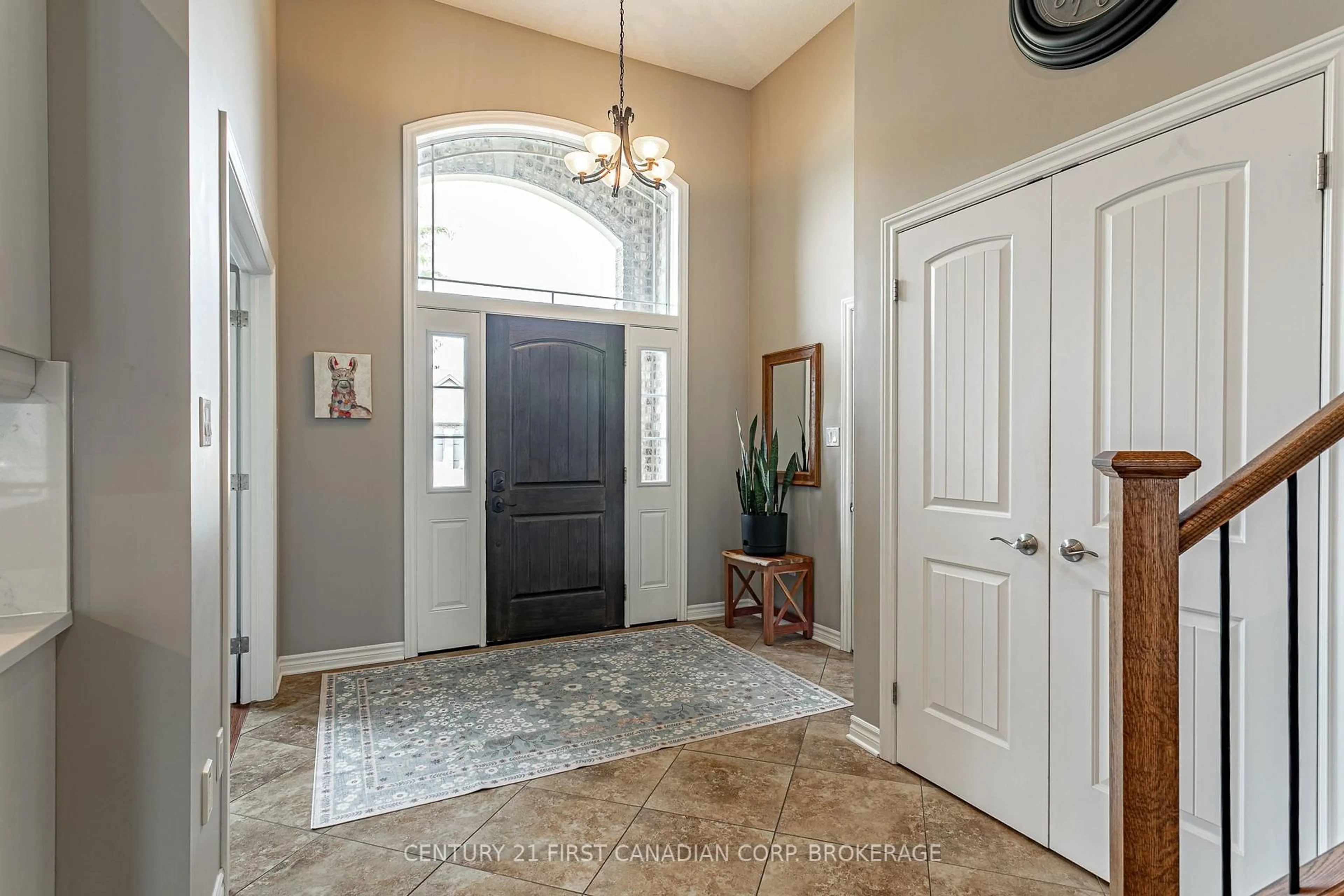 Indoor entryway for 270 Boyd Blvd, Zorra Ontario N0M 2M0