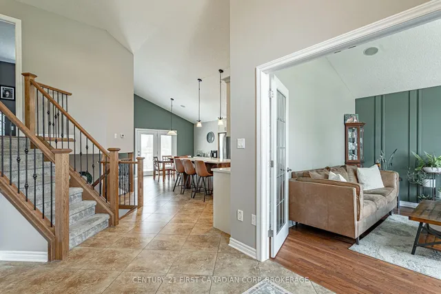 270 Boyd Blvd, Zorra 5