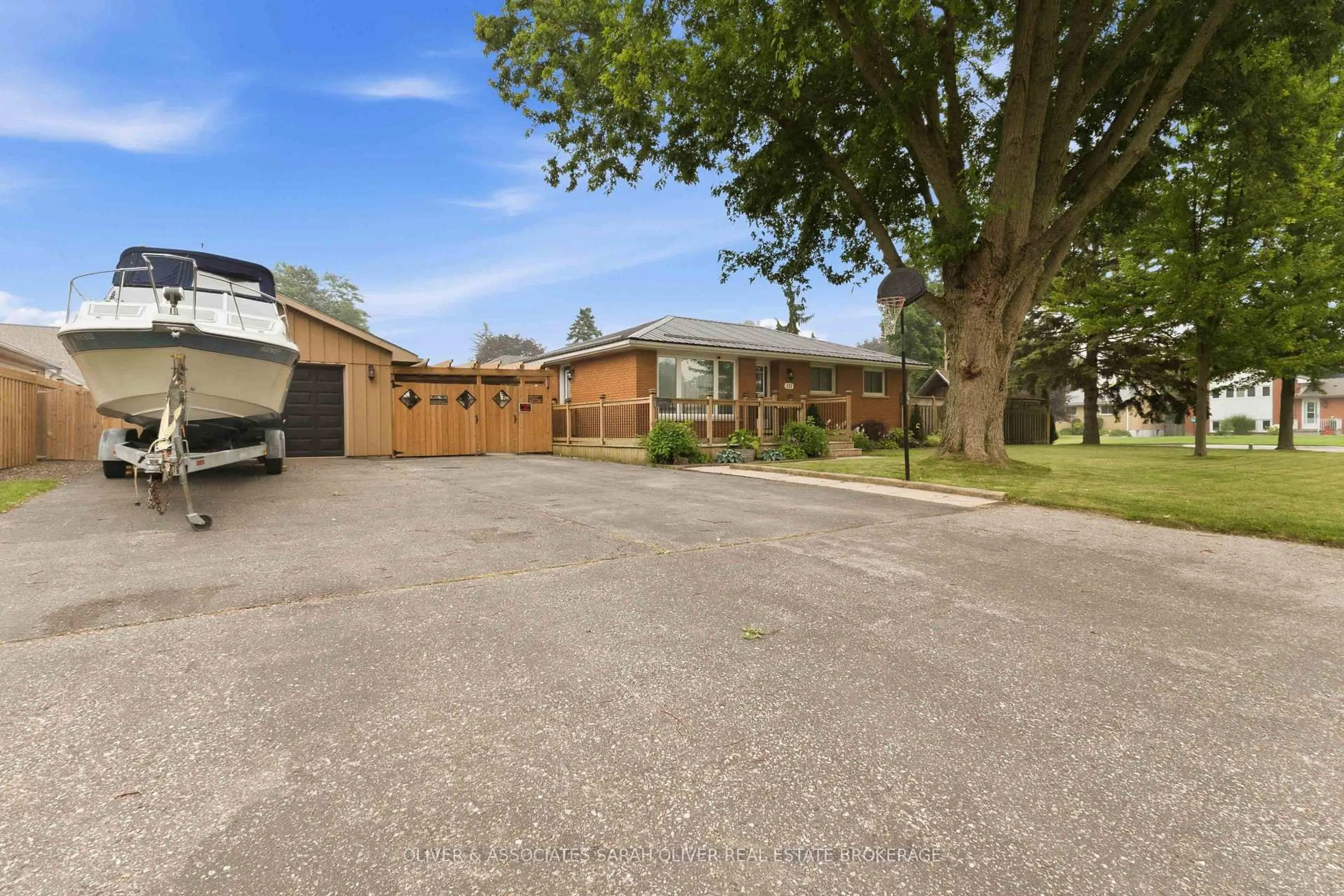 A pic from outside/outdoor area/front of a property/back of a property/a pic from drone, street for 111 Treelawn Ave, Aylmer Ontario N5H 2J7