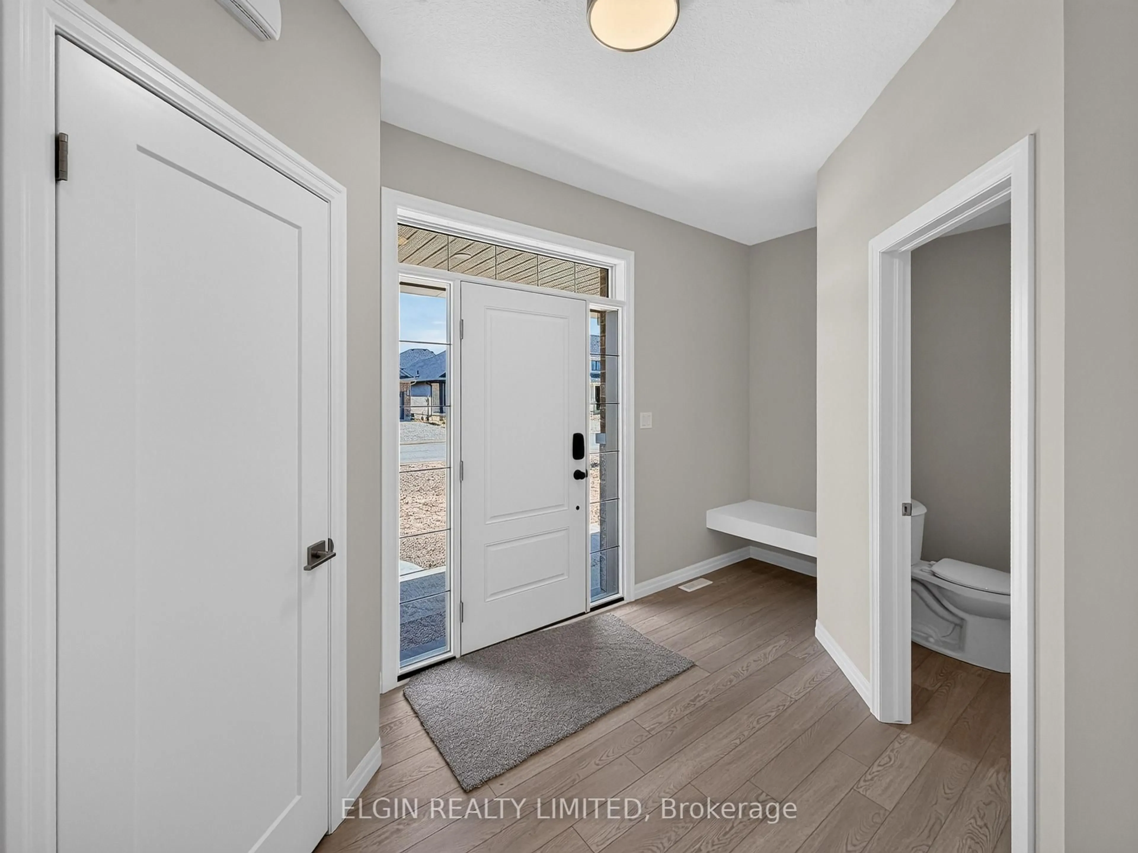 Indoor entryway for 30 Hemlock Cres, Aylmer Ontario N5H 0C1