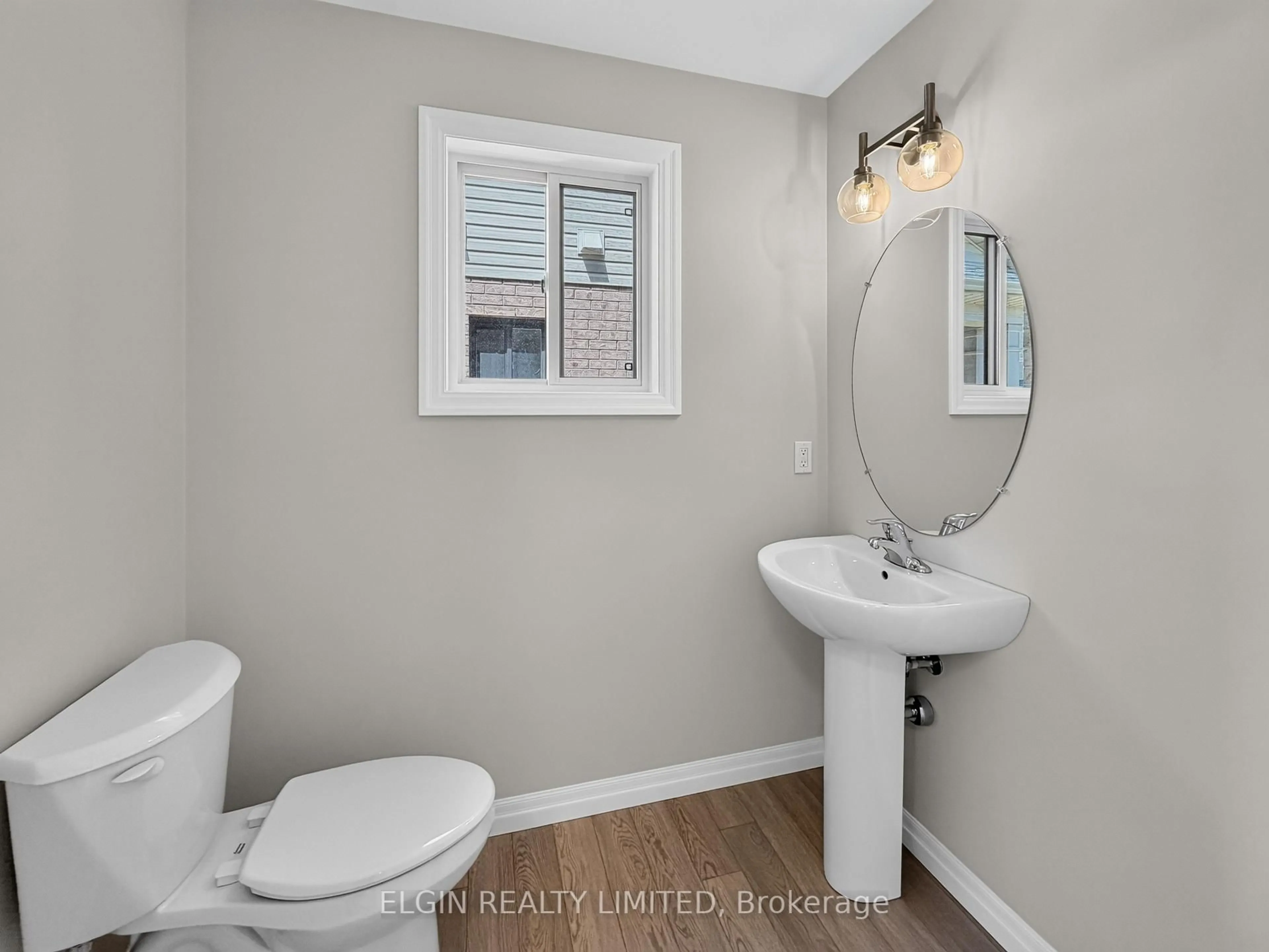 Standard bathroom, unknown for 30 Hemlock Cres, Aylmer Ontario N5H 0C1