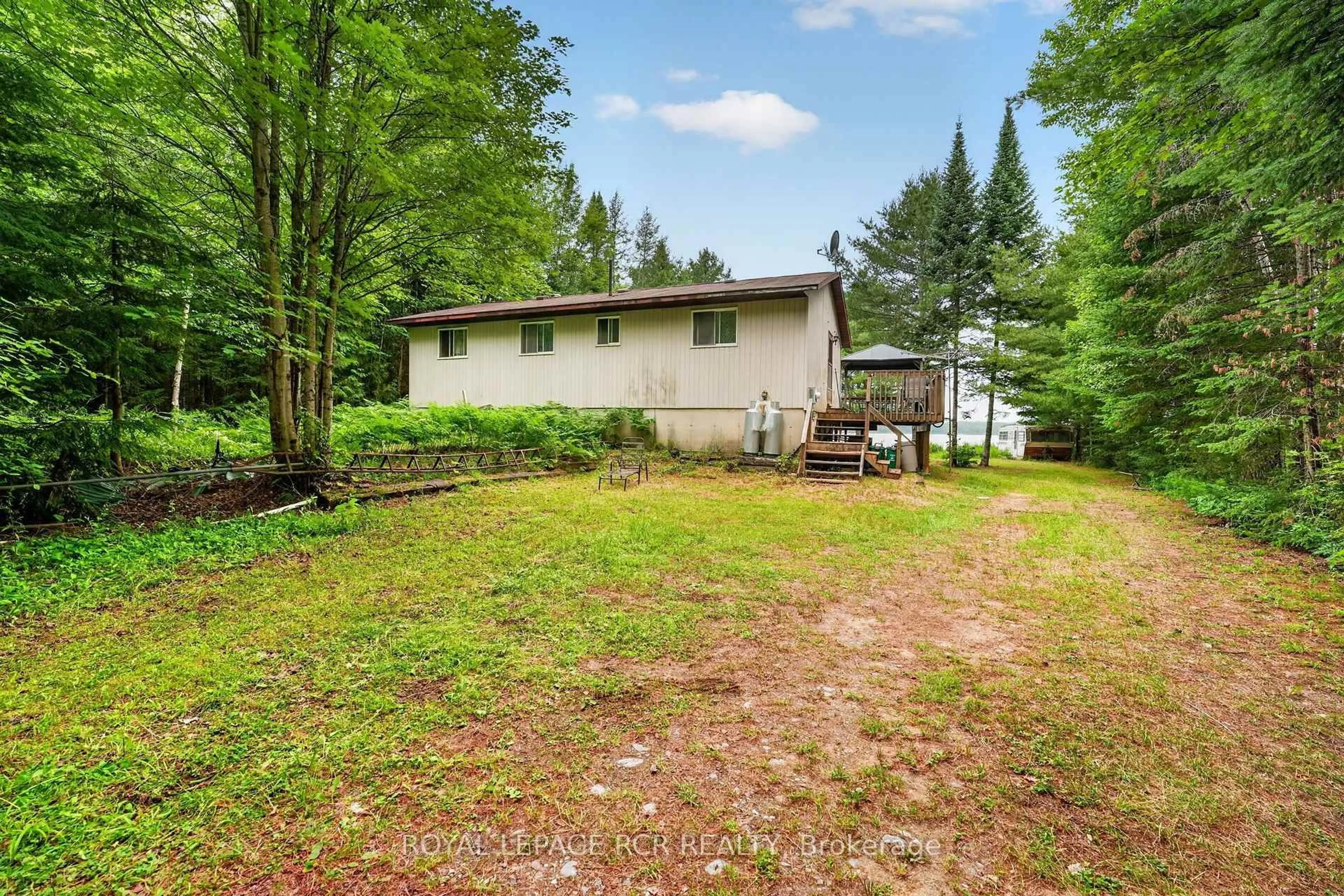 Unknown for 1101 Peter Rd, Bracebridge Ontario P1L 1X3