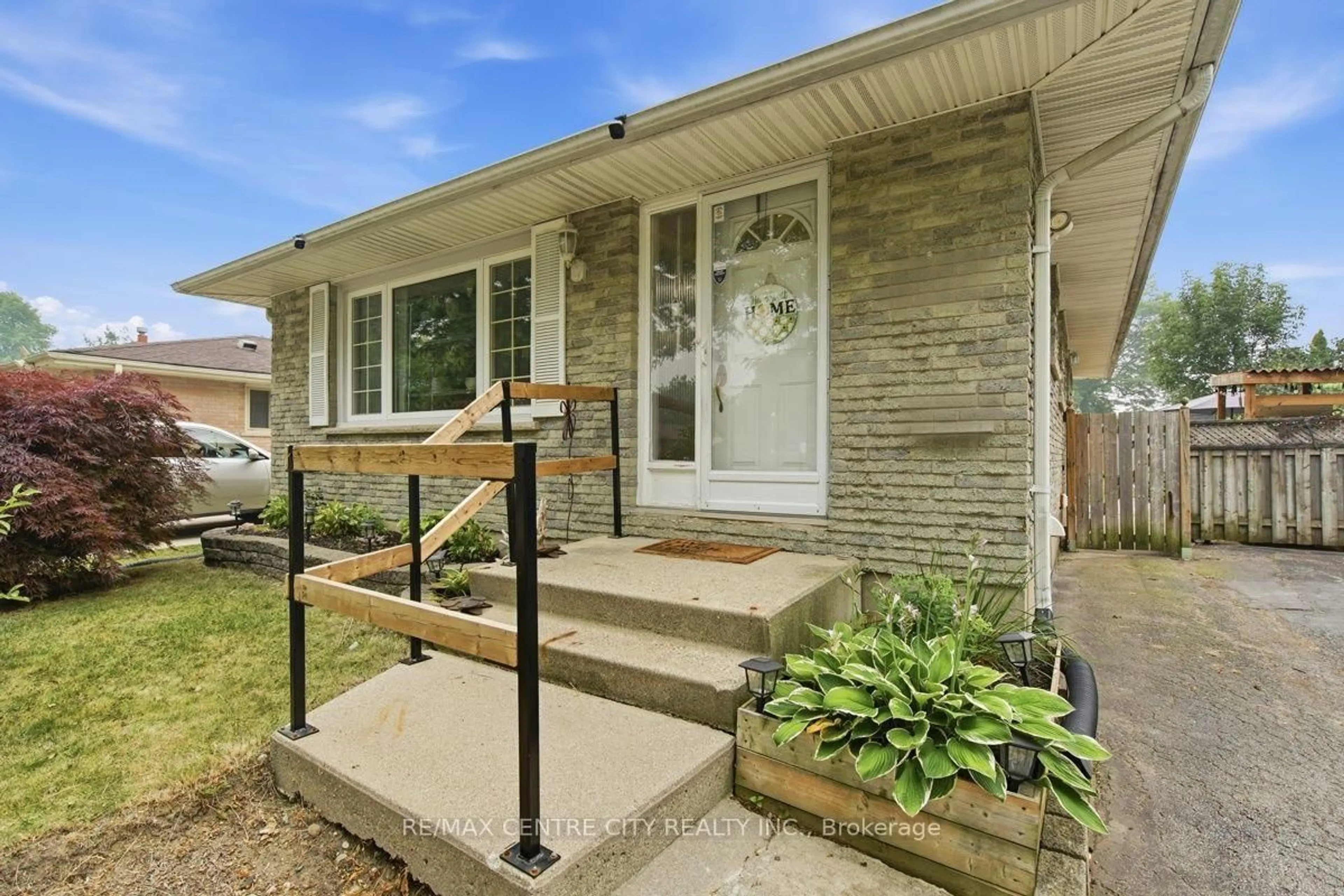 Unknown for 1199 Jalna Blvd, London South Ontario N6E 2A6