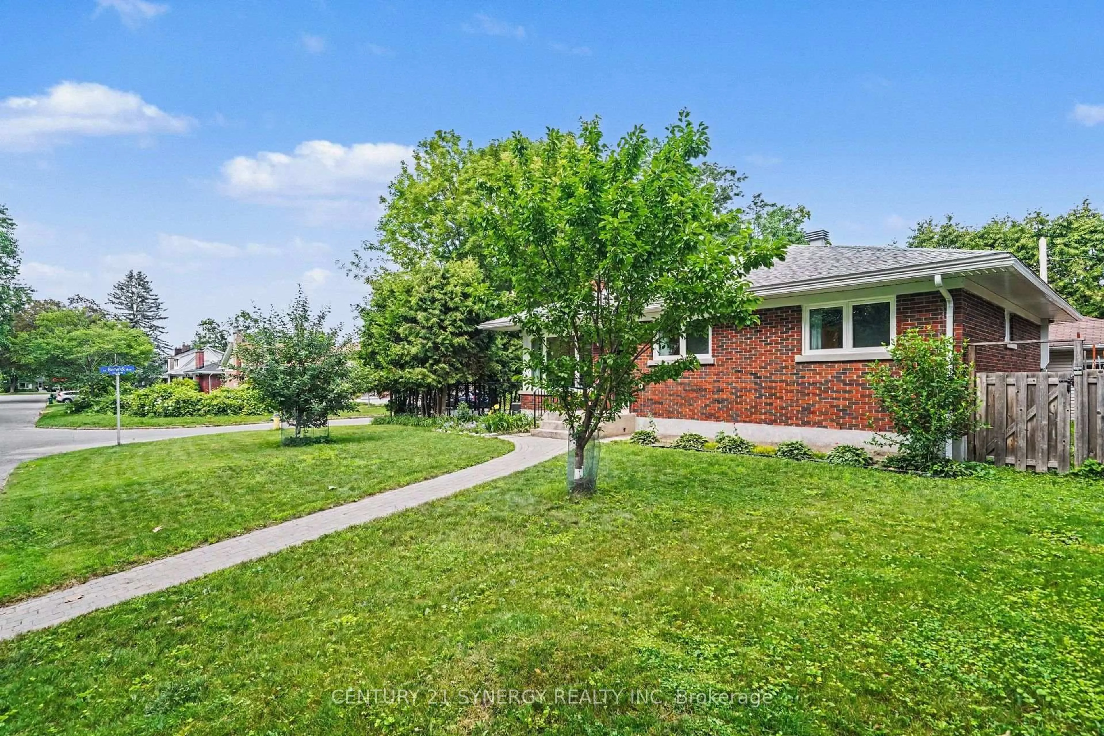 A pic from outside/outdoor area/front of a property/back of a property/a pic from drone, street for 1225 Major St, Ottawa Ontario K2C 2S3
