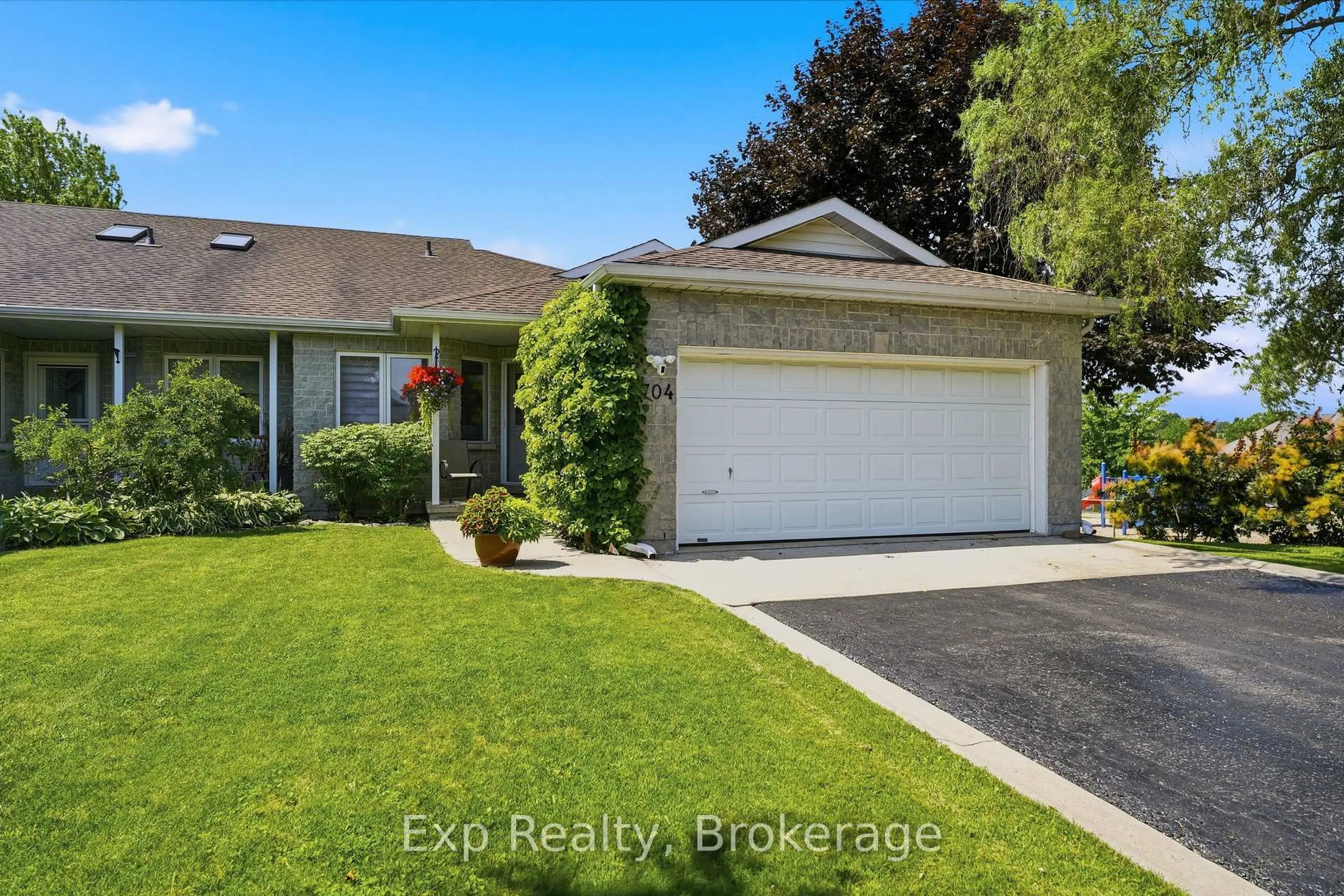 A pic from outside/outdoor area/front of a property/back of a property/a pic from drone, street for 704 Millwood Dr, Kingston Ontario K7M 8Z1