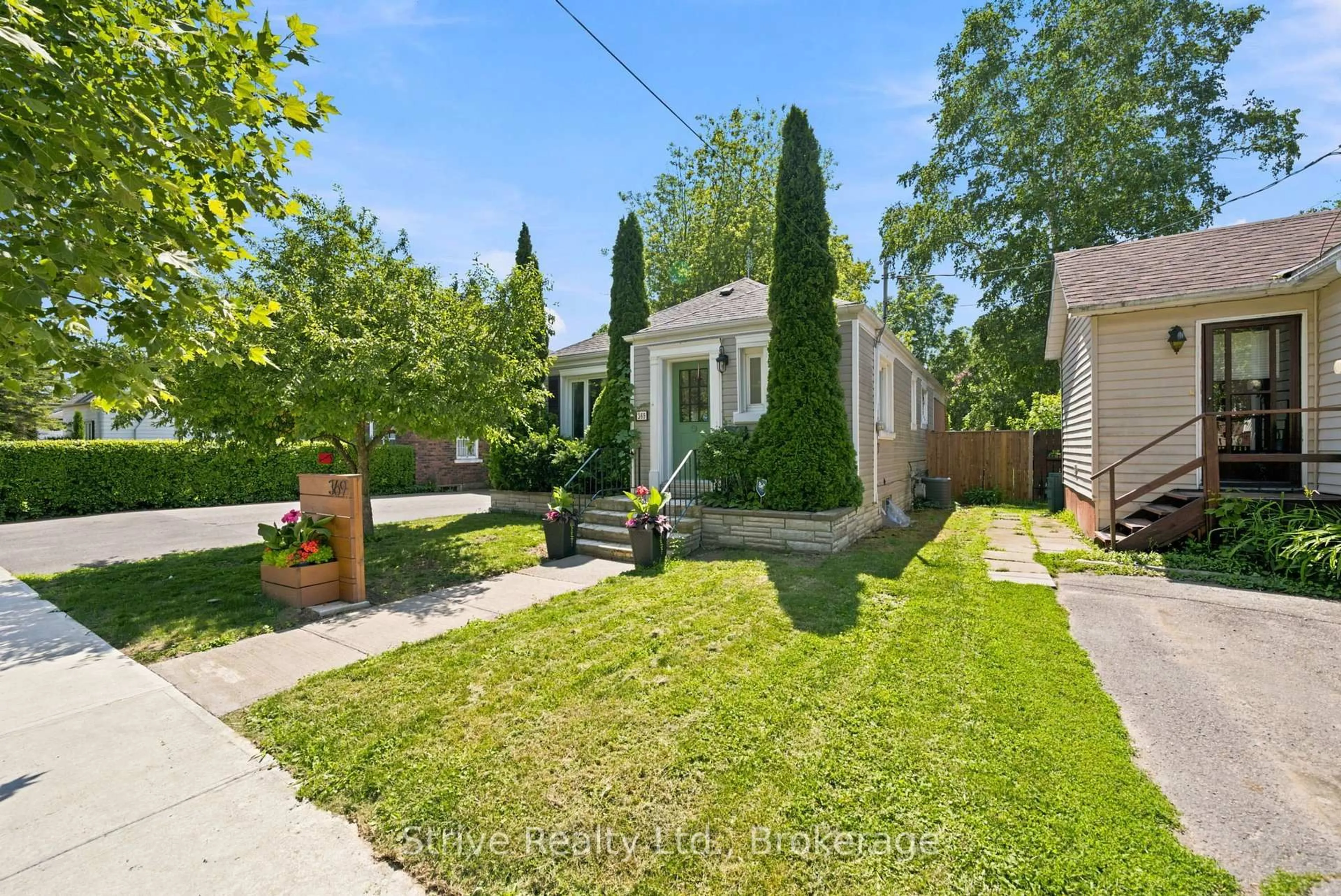 A pic from outside/outdoor area/front of a property/back of a property/a pic from drone, street for 369 Walton St, Cobourg Ontario K9A 3X4
